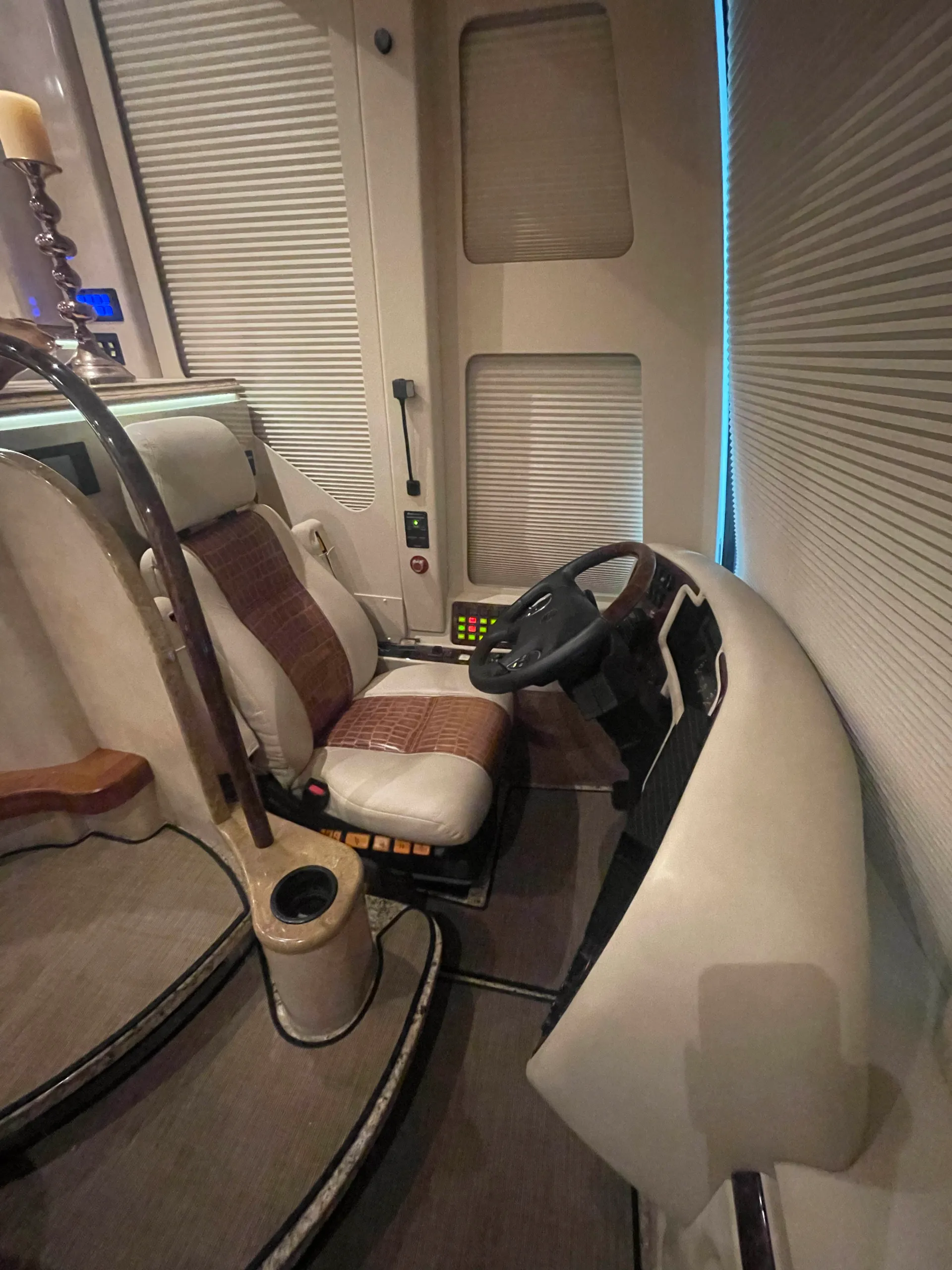 Interior finishes of Marathon Coach 1202
