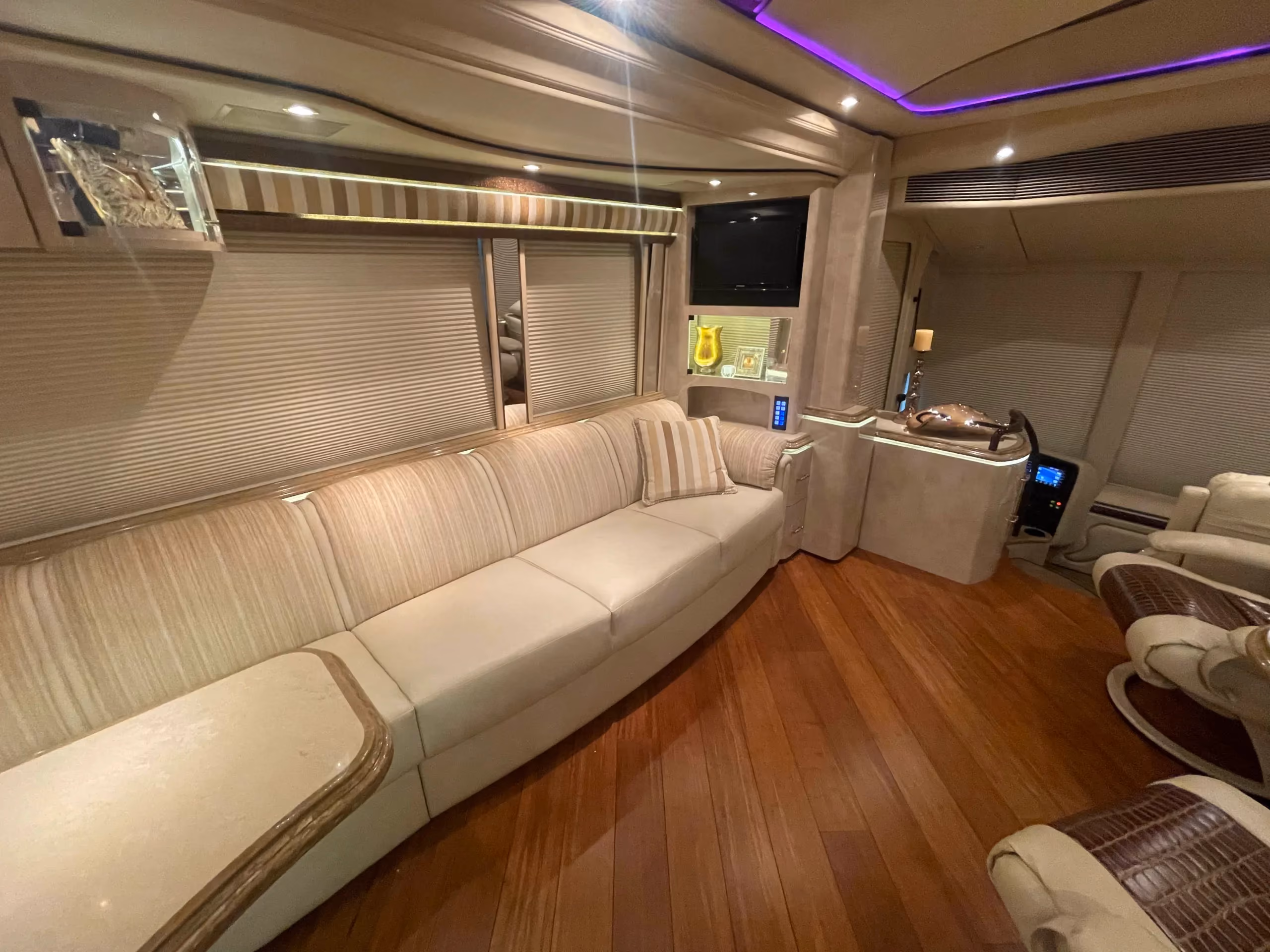 Interior cockpit of Marathon Coach 1202