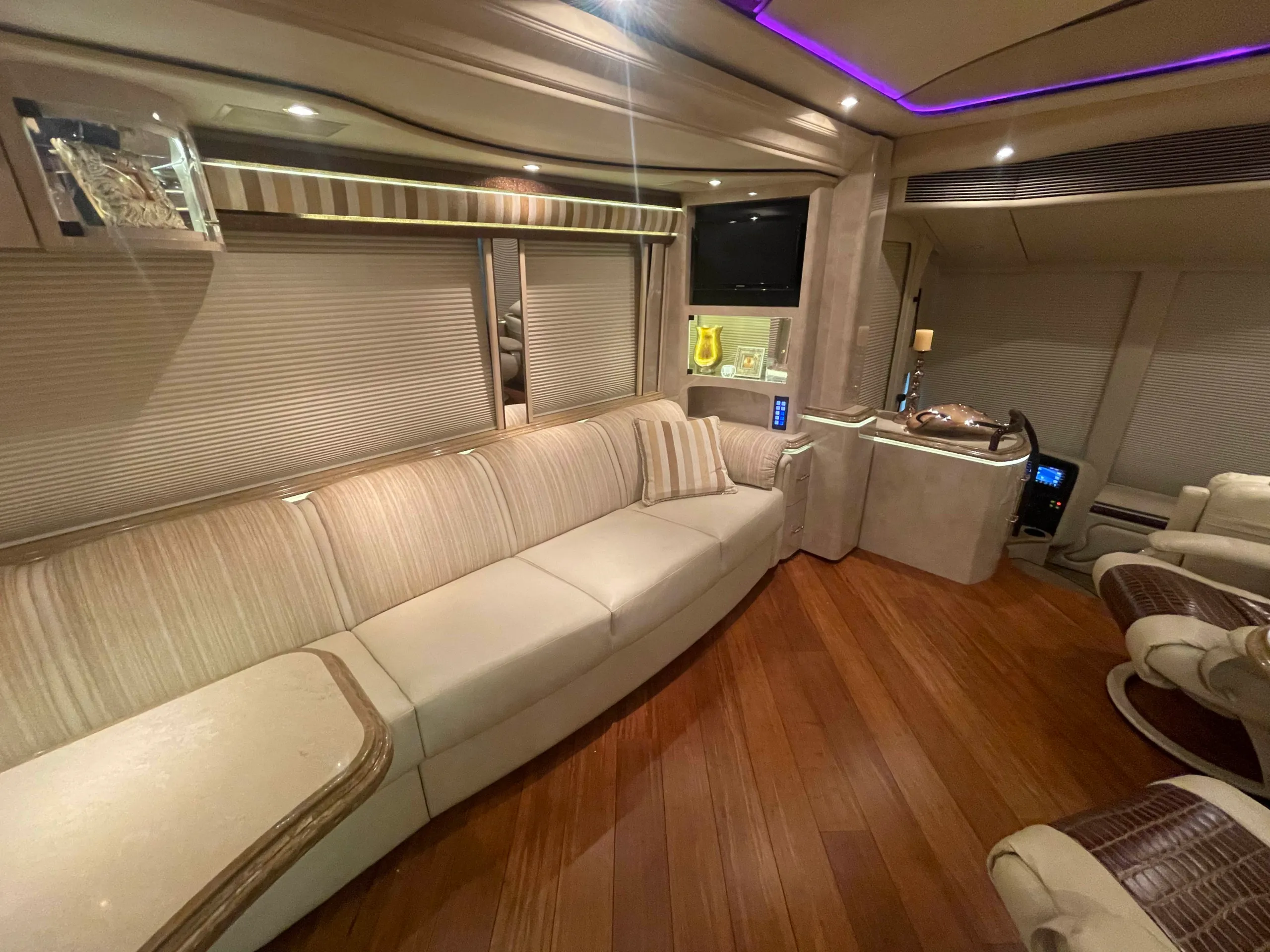 Interior cockpit of Marathon Coach 1202