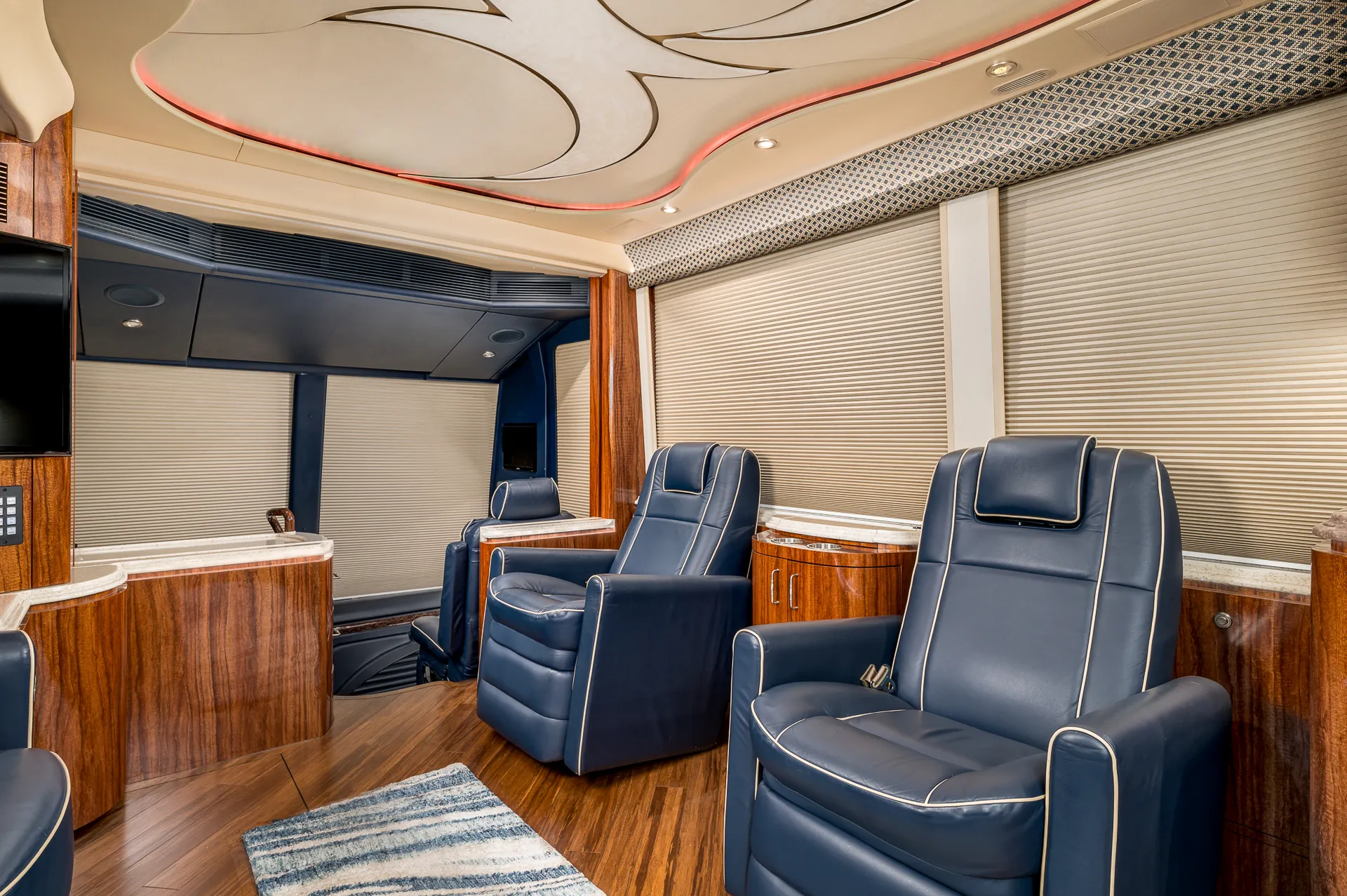 Interior bedroom of Marathon Coach 1205
