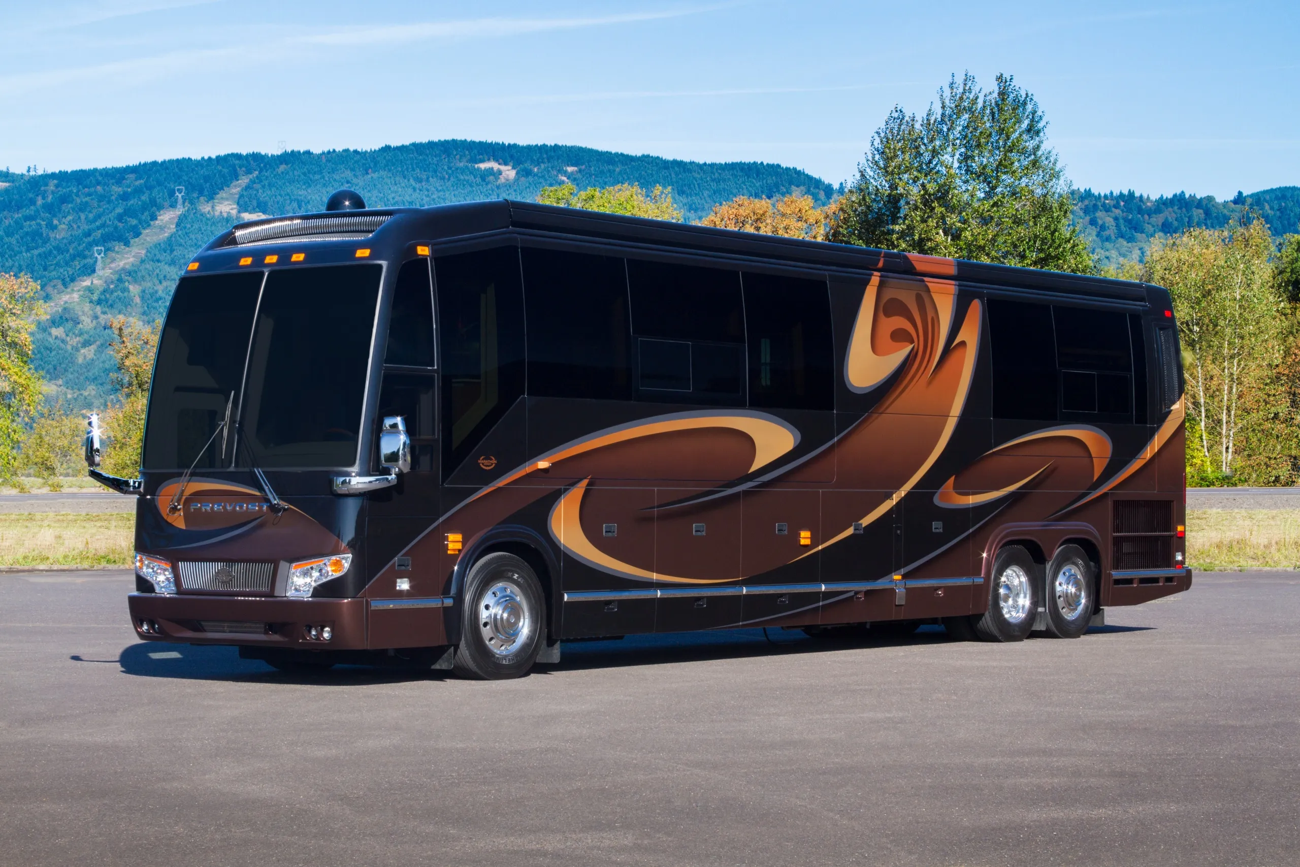 Exterior of 2015 Marathon Coach 1221 on Prevost H3-45 chassis