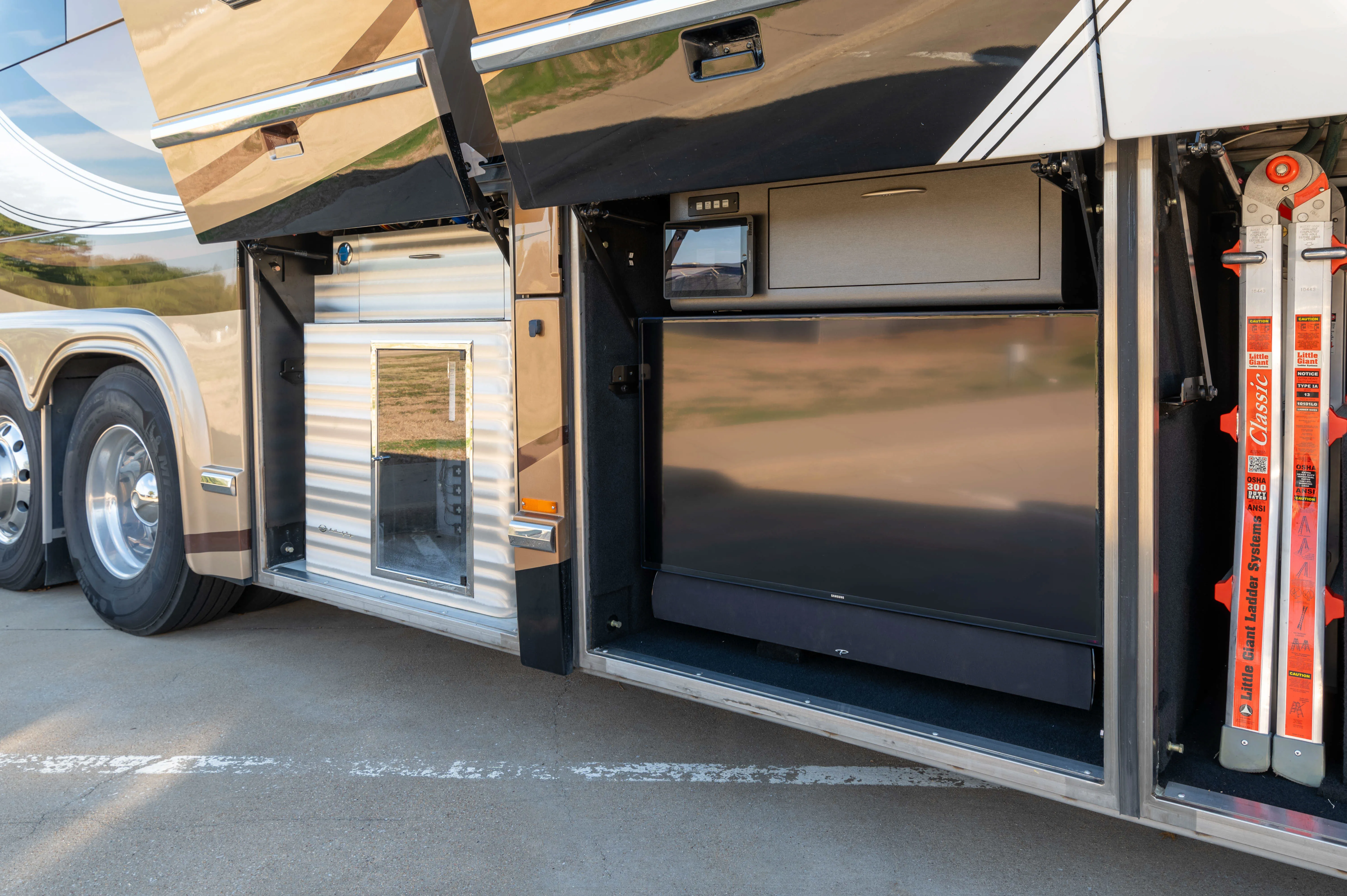 Interior upholstery and material close-up in Marathon Coach 1219