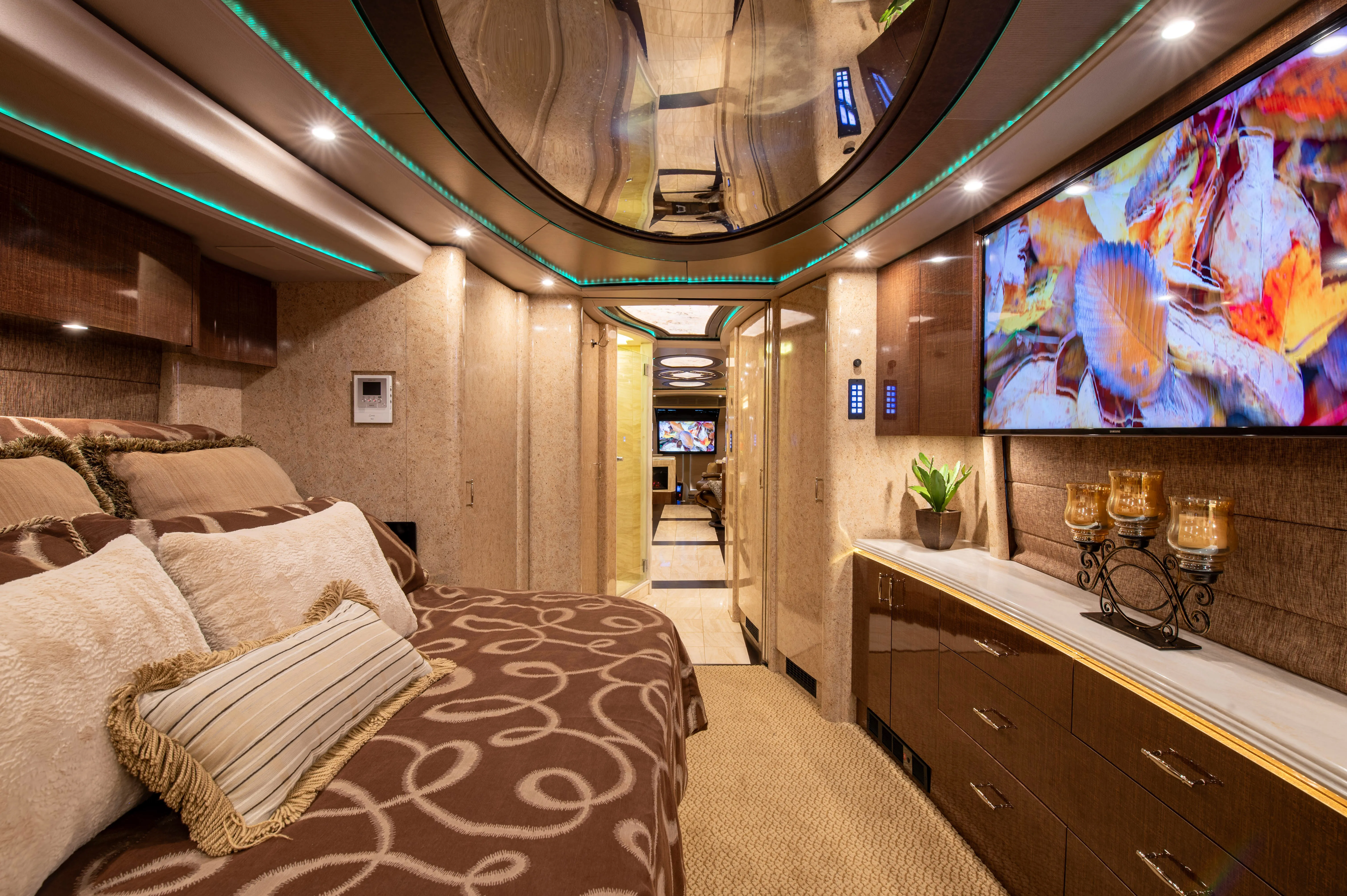 Interior bedroom of Marathon Coach 1219