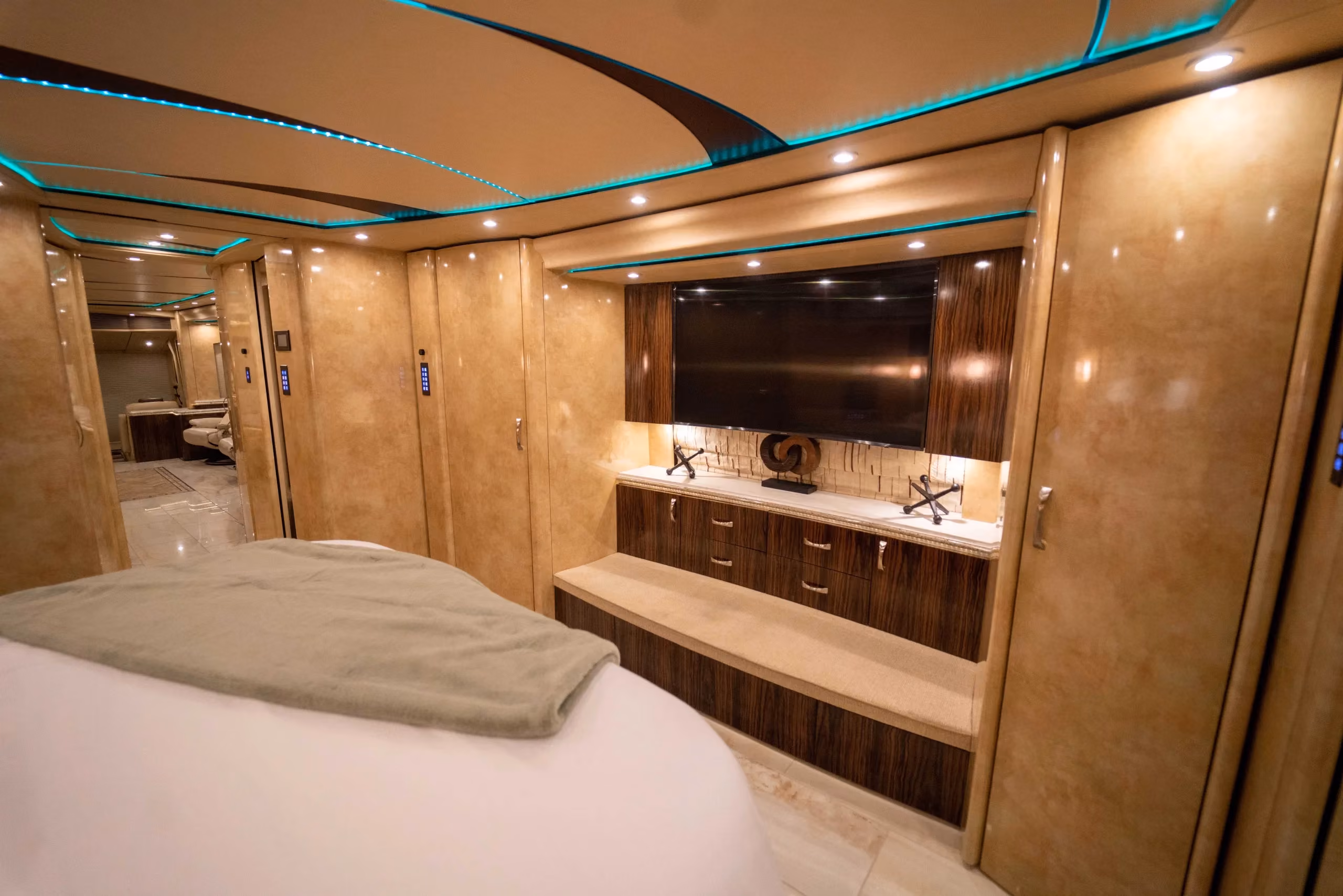 Interior cockpit of Marathon Coach 1241