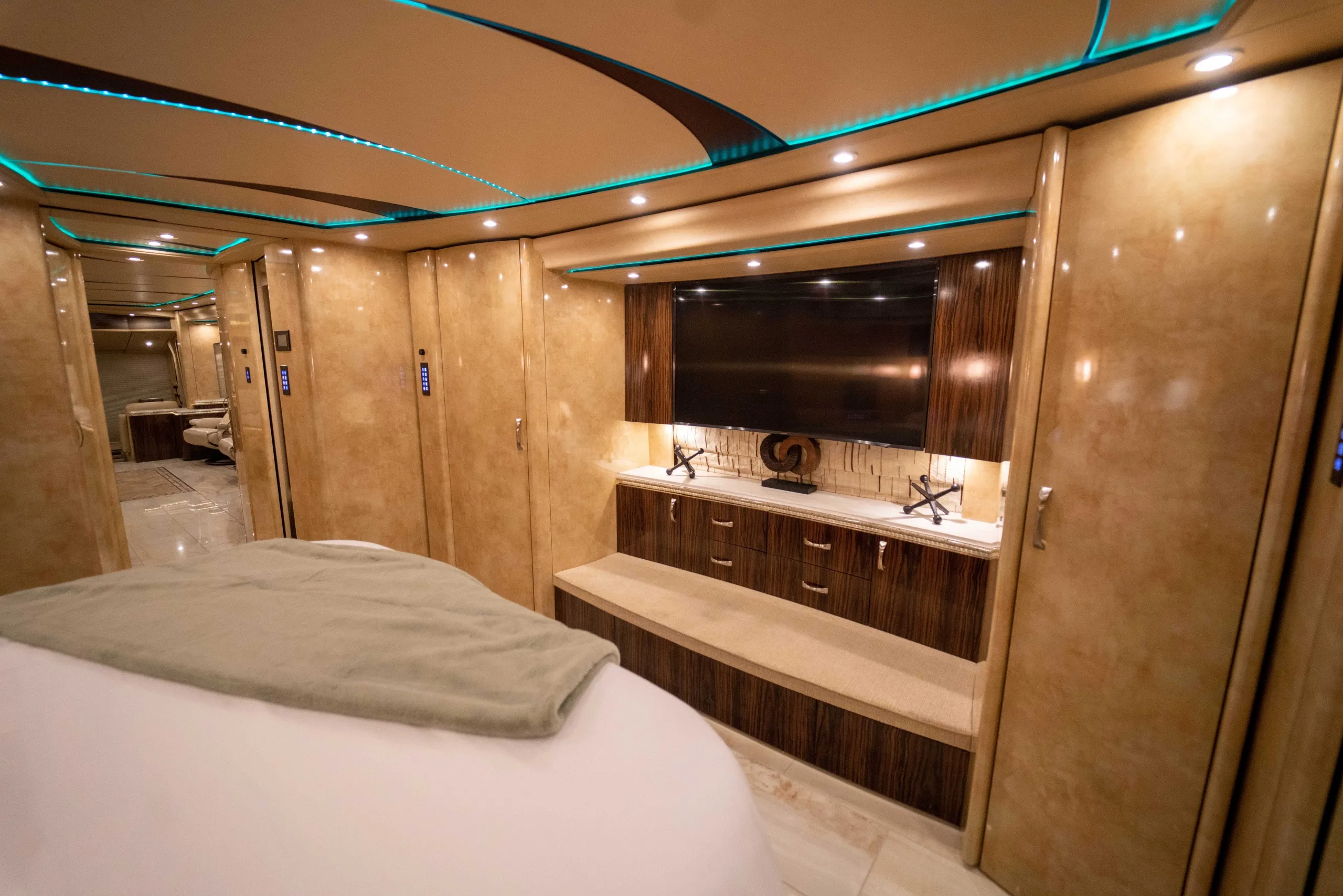 Interior cockpit of Marathon Coach 1241