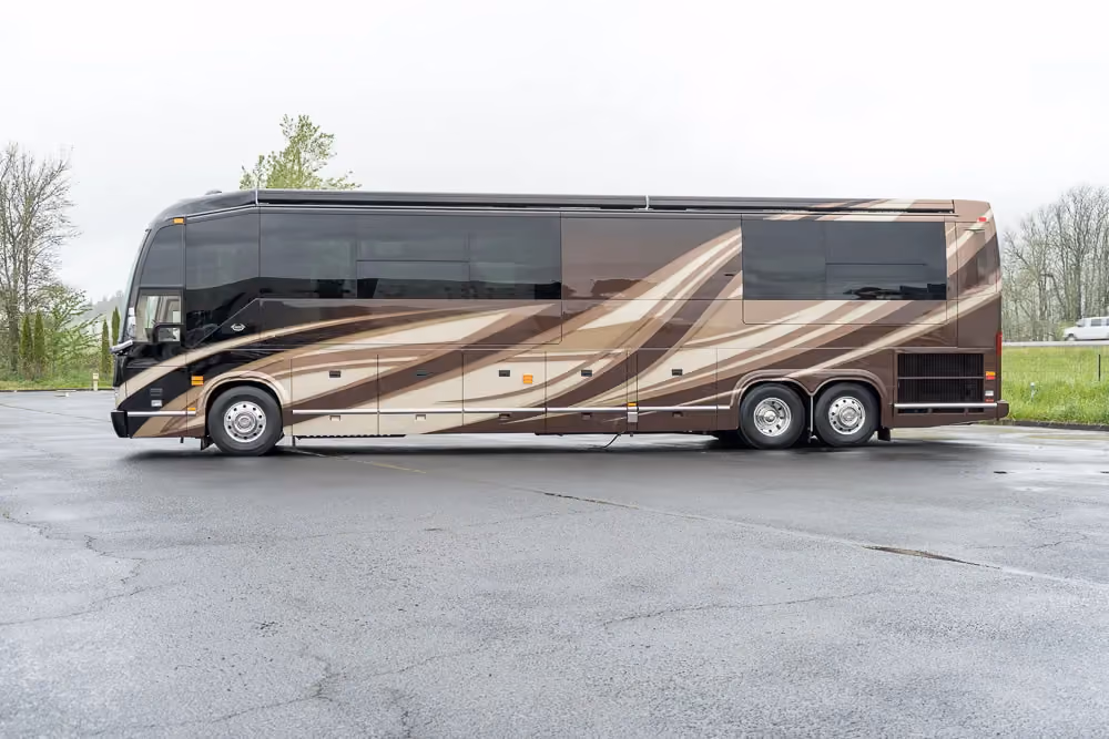 Exterior side profile of 2018 Marathon Coach 1262