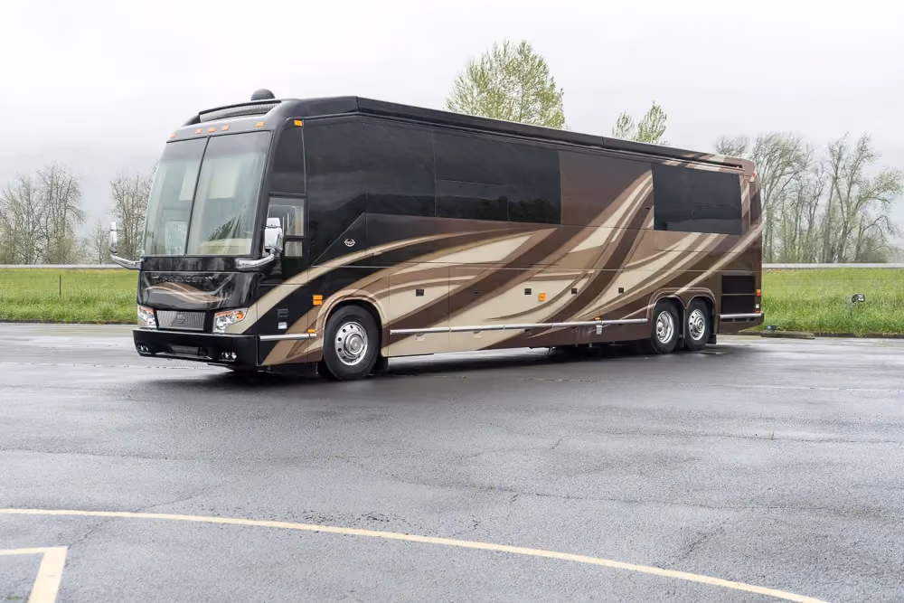 Exterior front view of Marathon Coach 1262