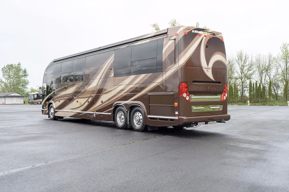 Exterior three-quarter view of Marathon Coach 1262
