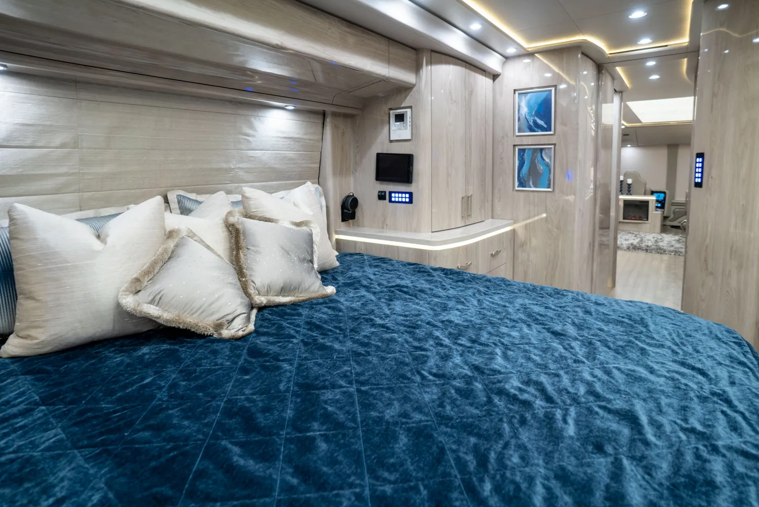 Interior rear bedroom suite of Marathon Coach 1330