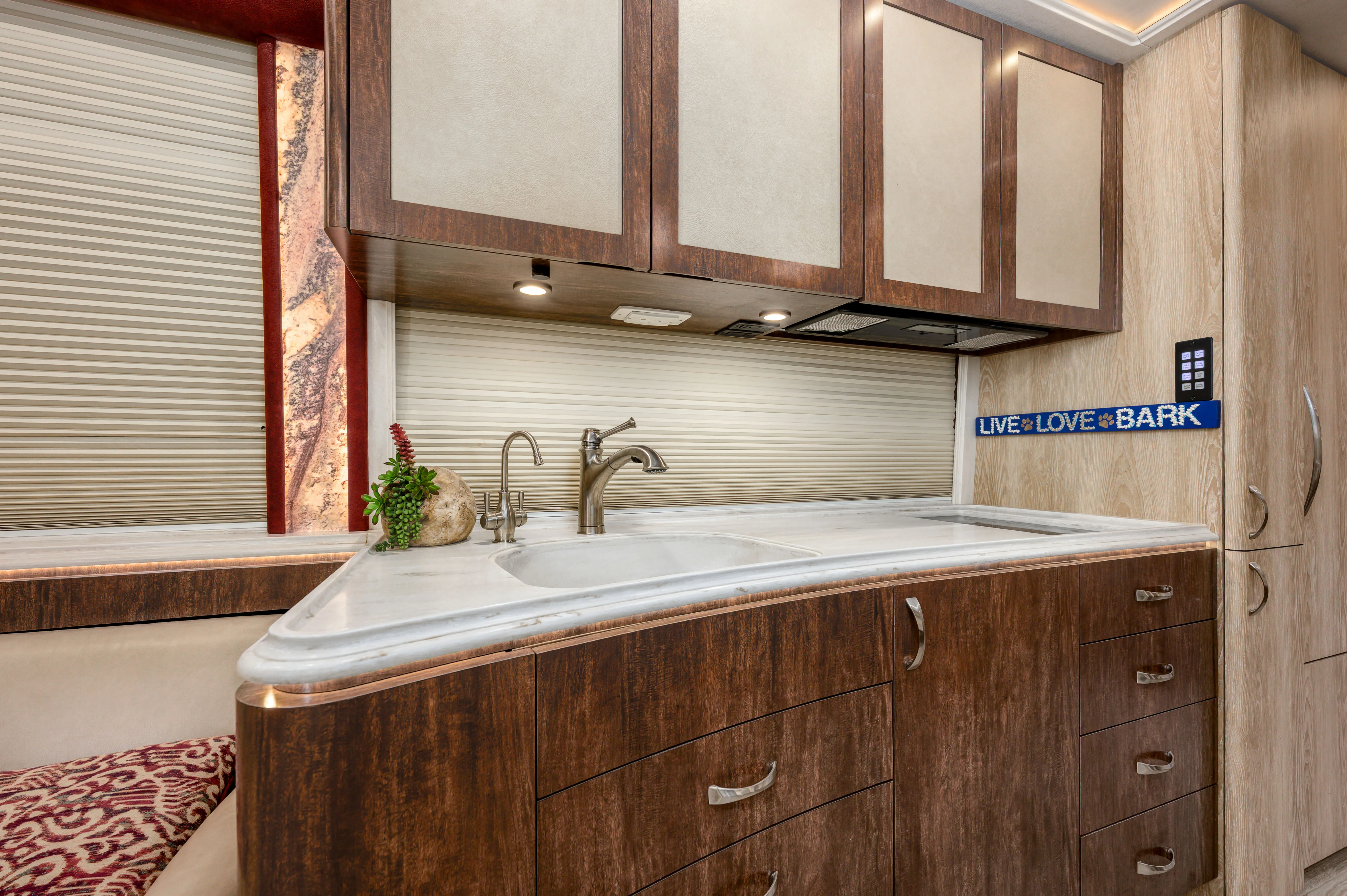 Interior bath-and-a-half layout area of Marathon Coach 1334