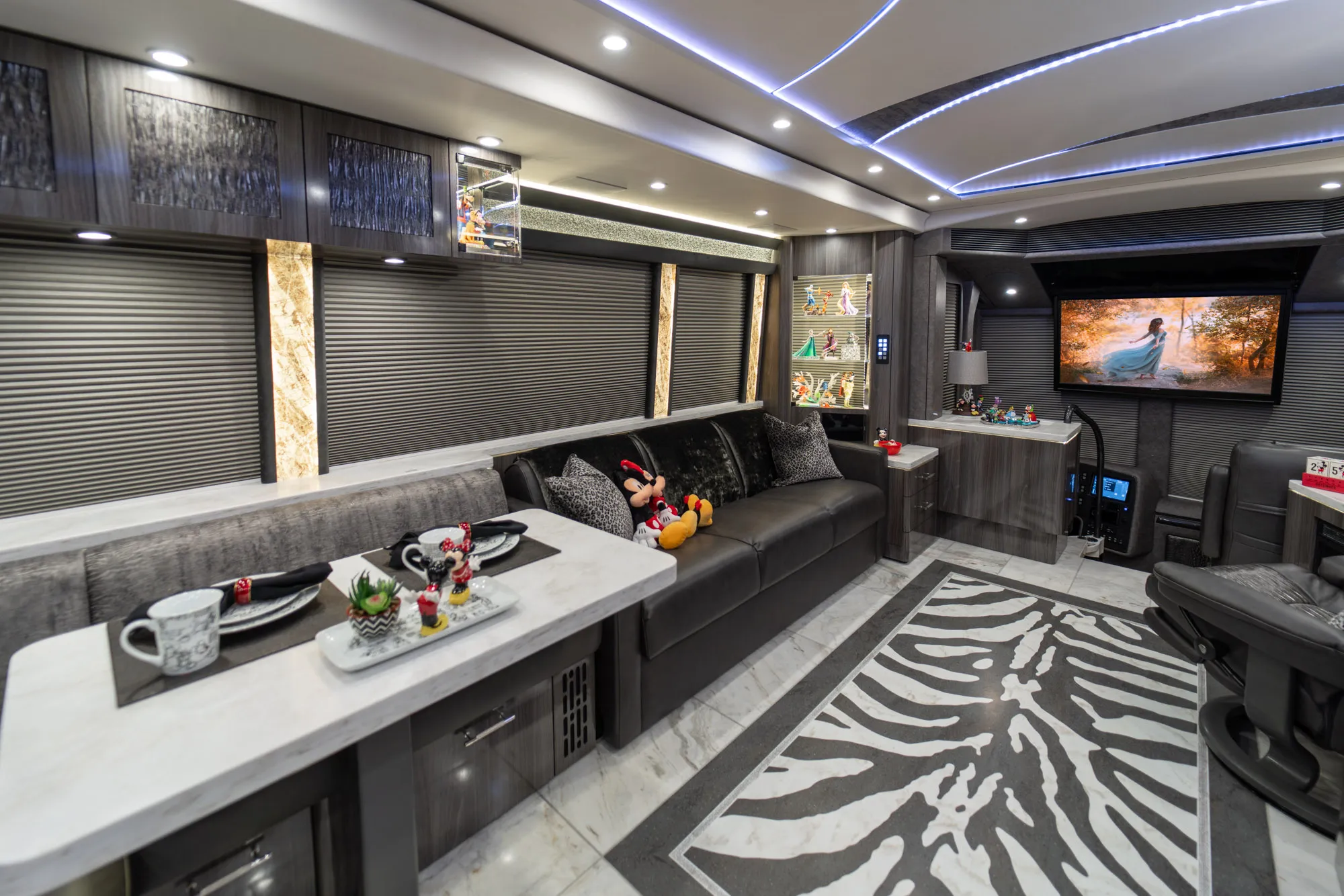 Interior finish and trim detail in Marathon Coach 1351