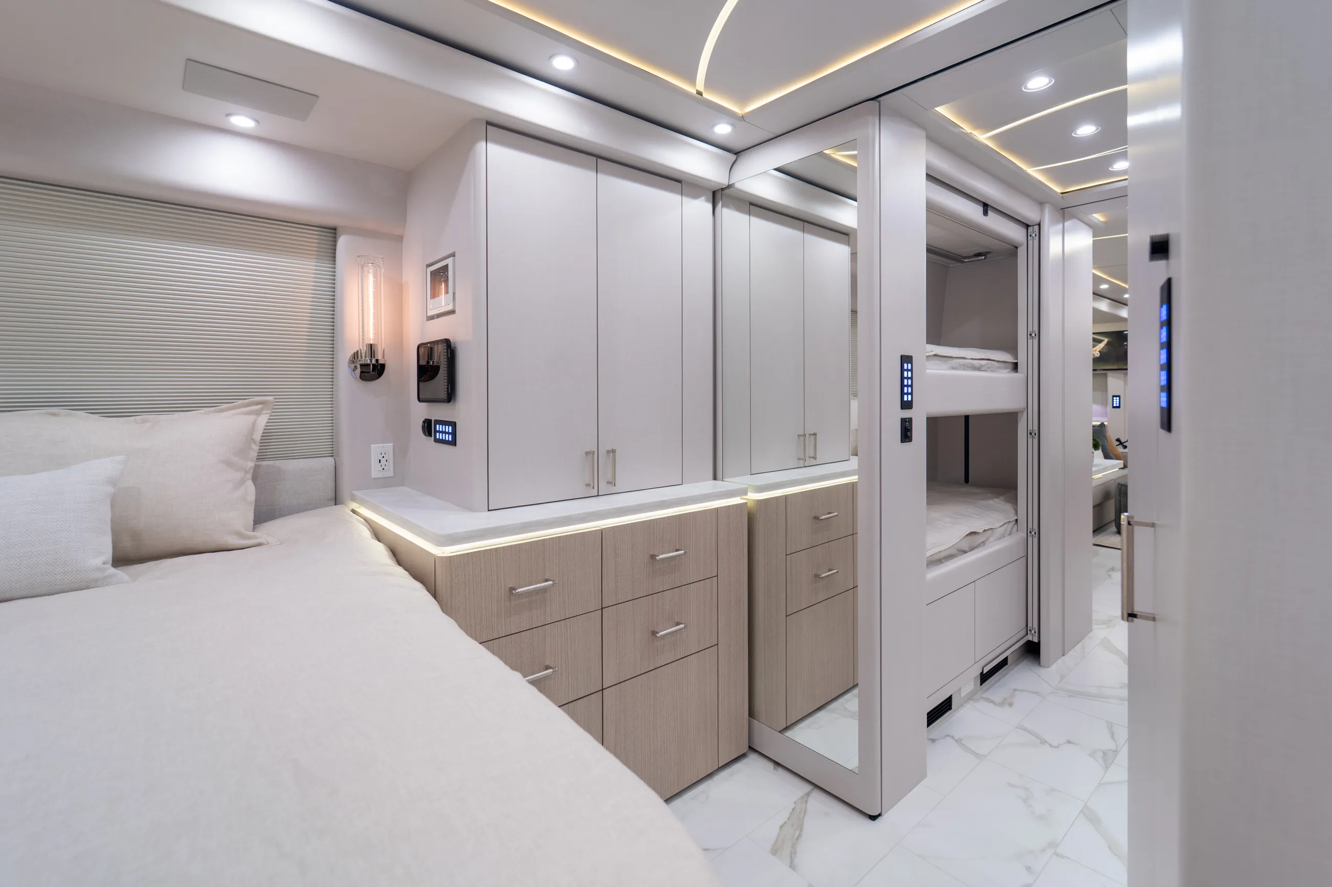 Marathon Coach #1417 | Luxury Motorcoach for Sale