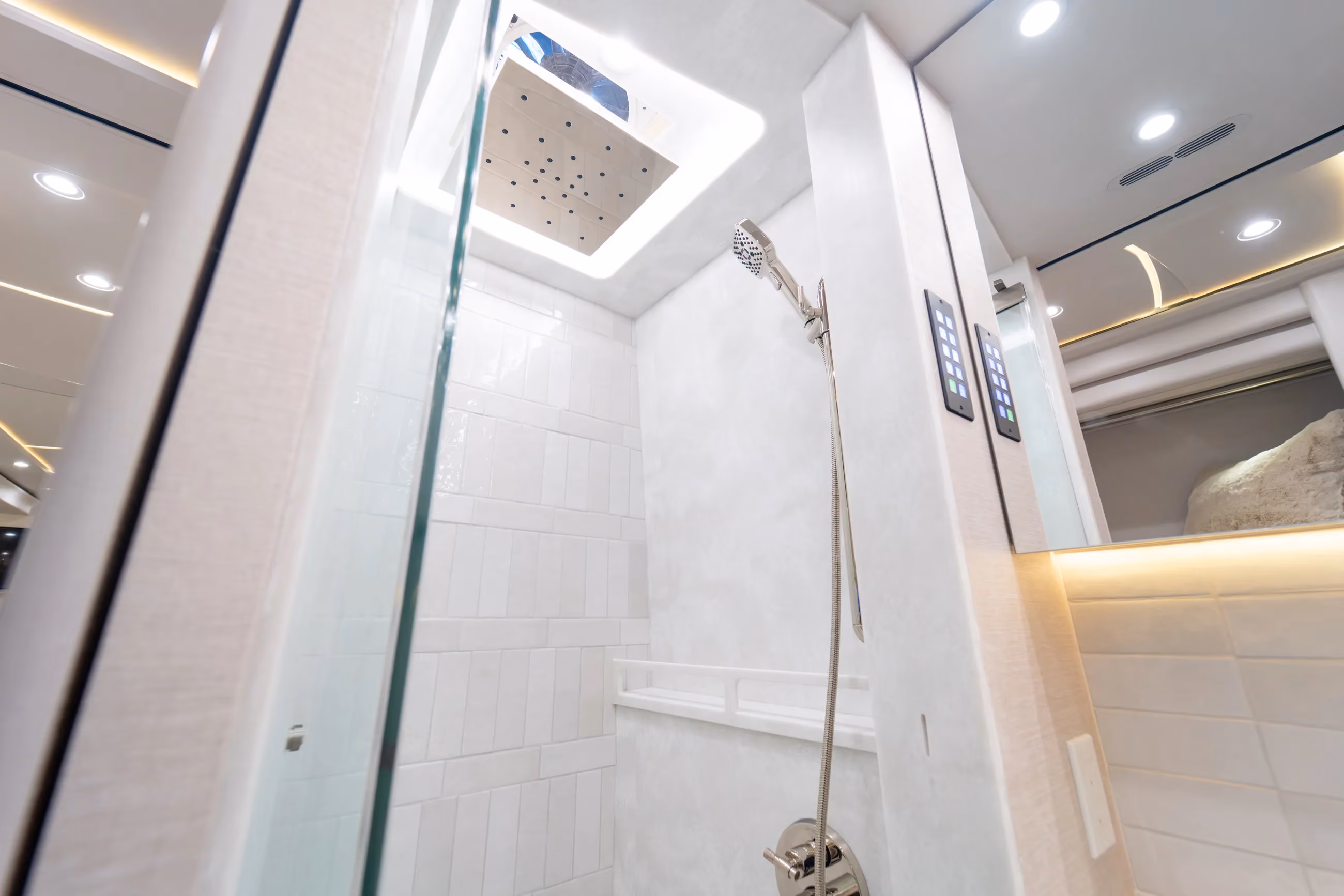 Marathon Coach #1417 | Luxury Motorcoach for Sale