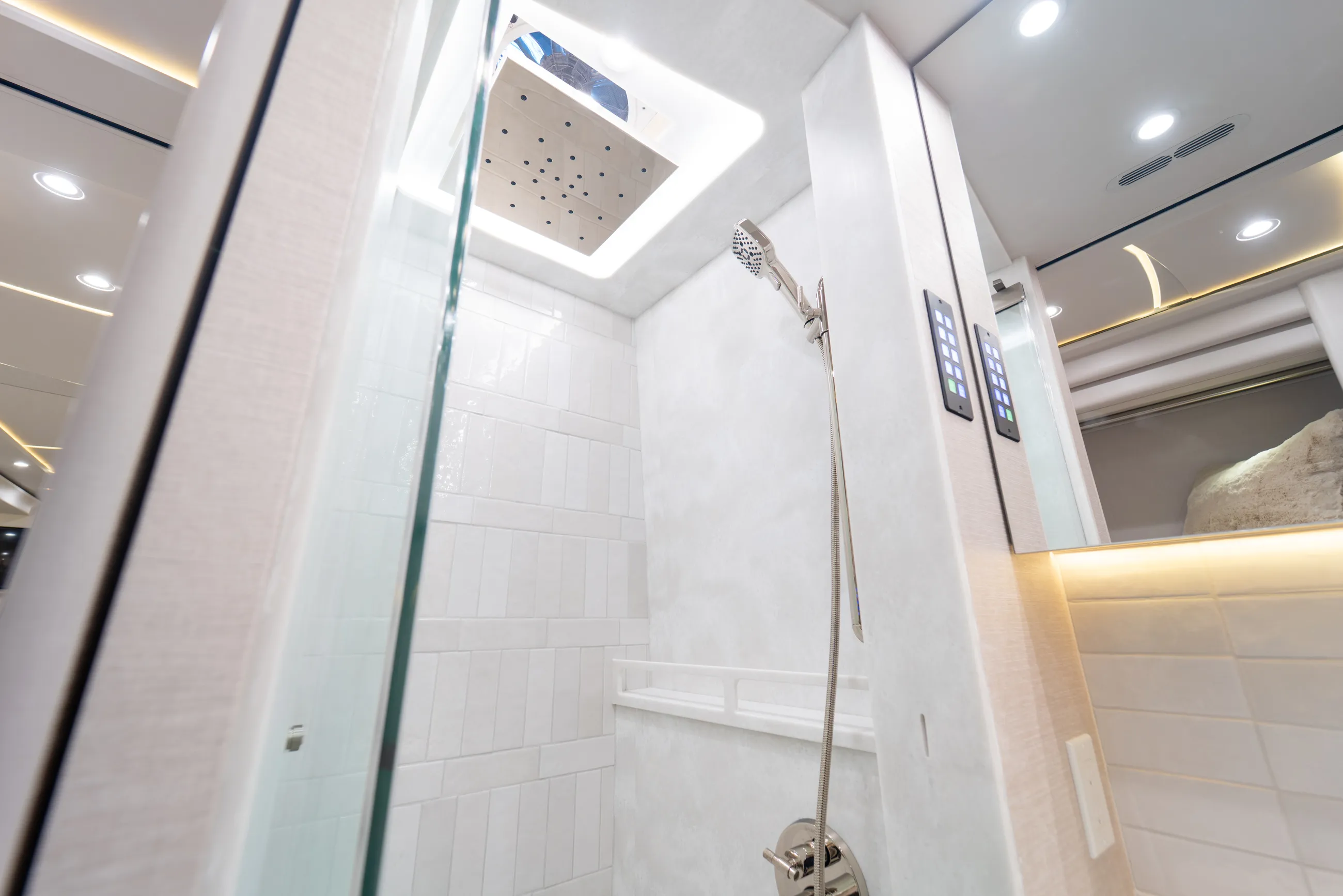 Marathon Coach #1417 | Luxury Motorcoach for Sale