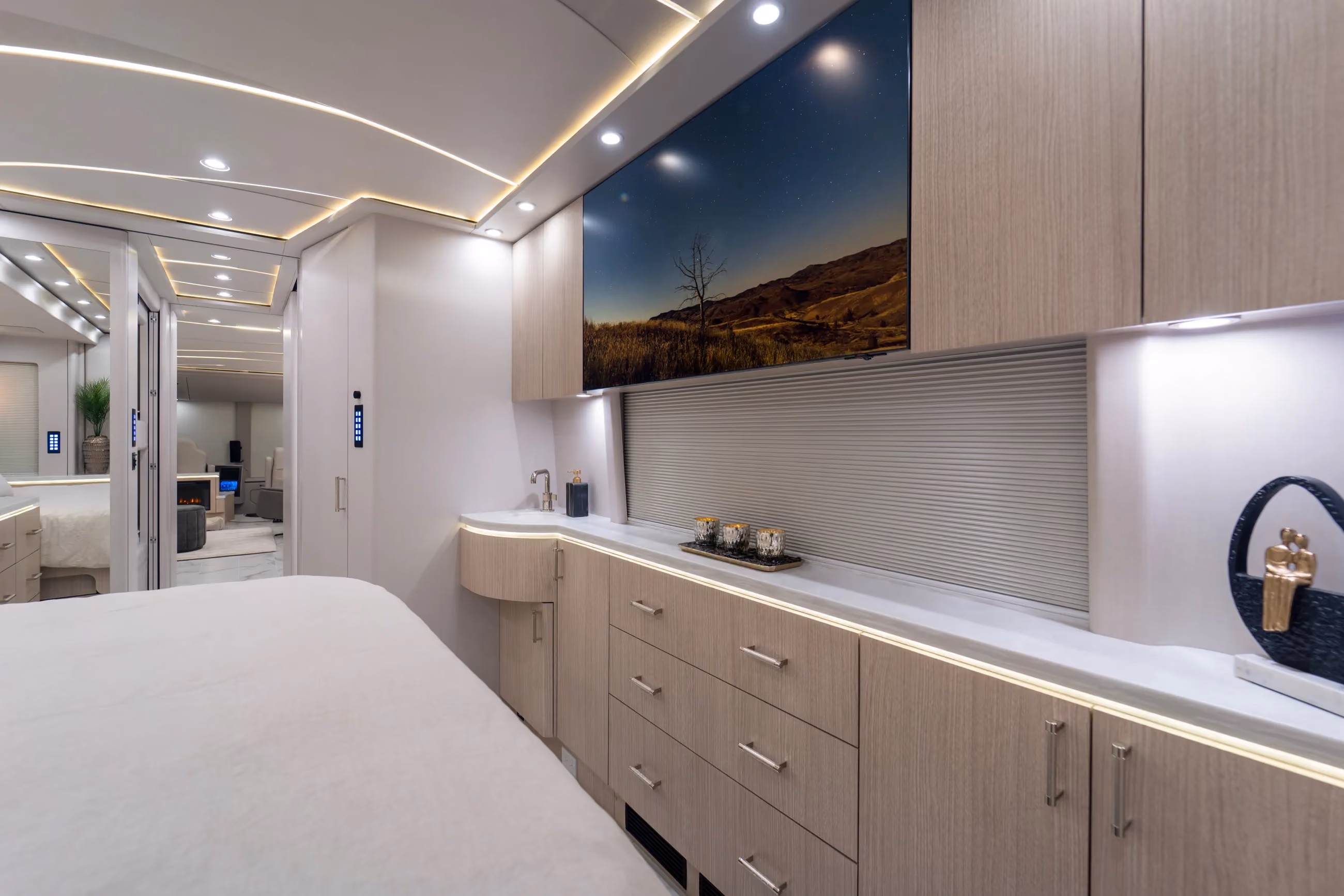 Marathon Coach #1417 | Luxury Motorcoach for Sale