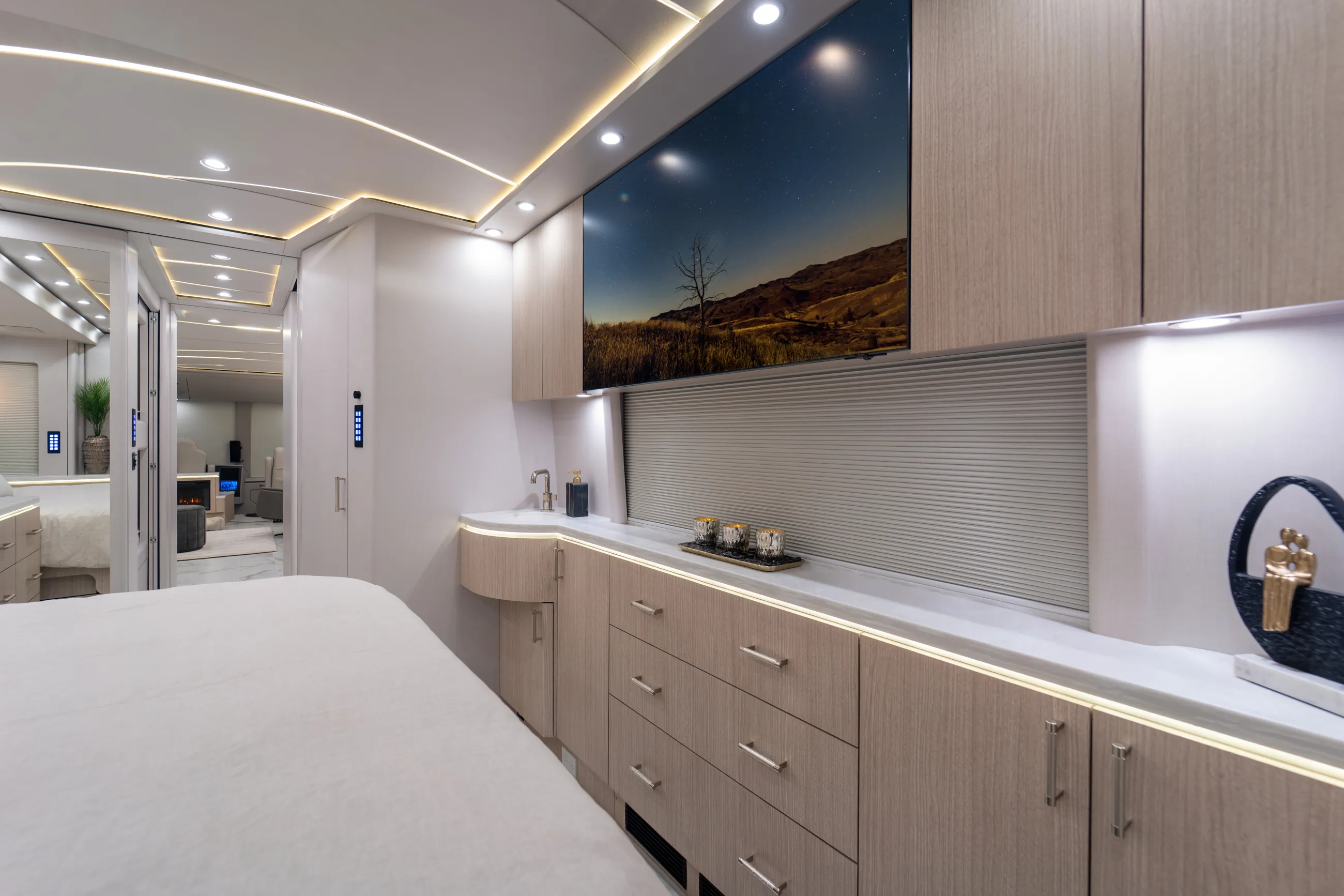 Marathon Coach #1417 | Luxury Motorcoach for Sale