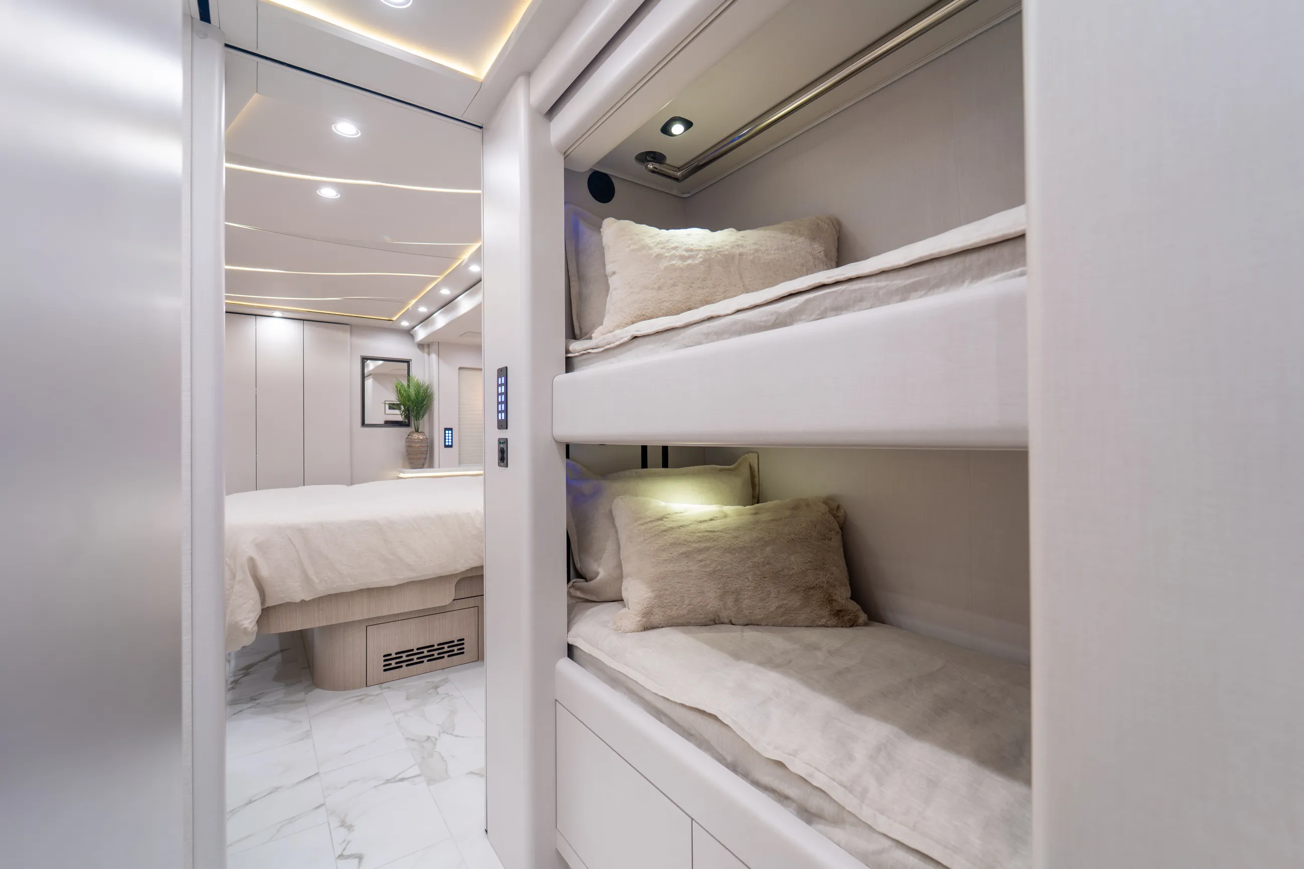 Marathon Coach #1417 | Luxury Motorcoach for Sale