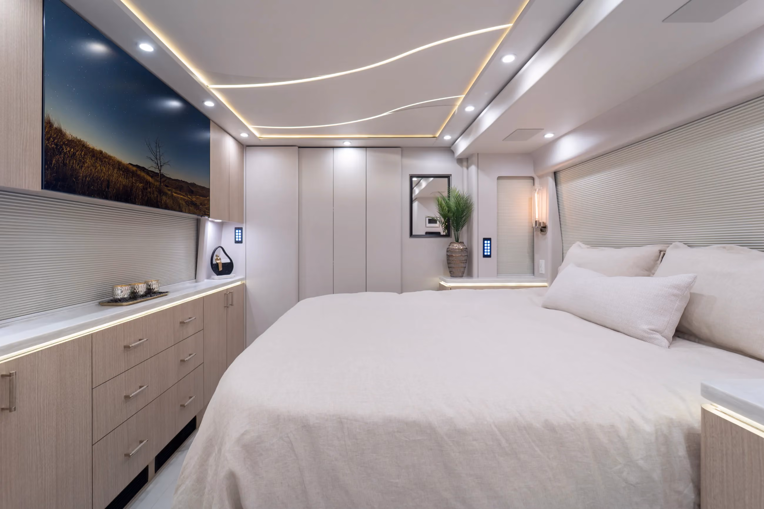 Marathon Coach #1417 | Luxury Motorcoach for Sale