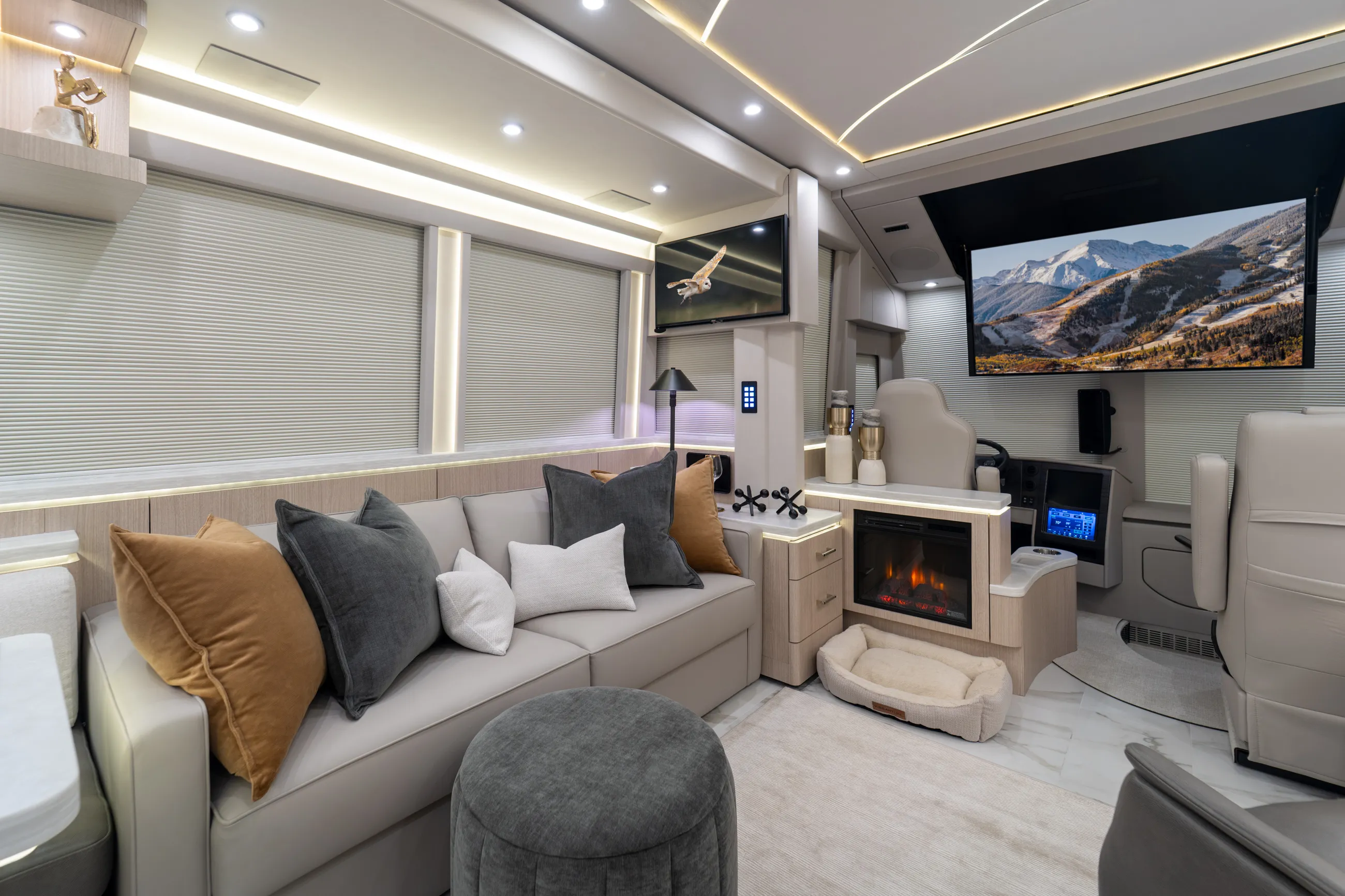 Marathon Coach #1417 | Luxury Motorcoach for Sale