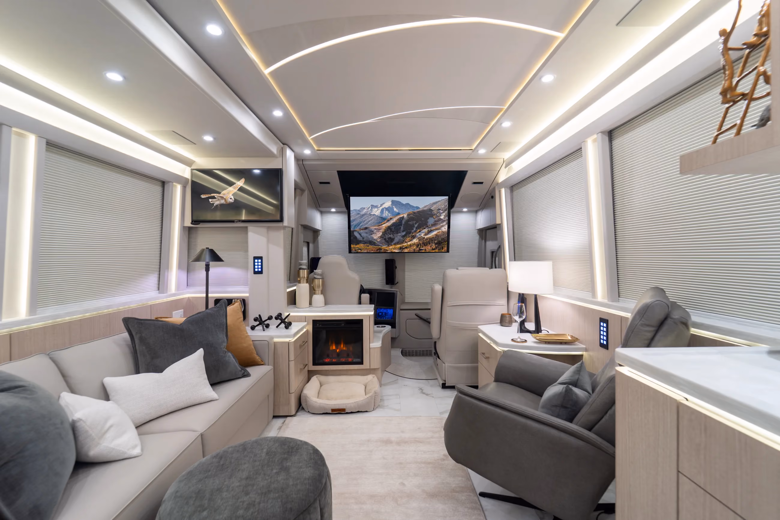 Marathon Coach #1417 | Luxury Motorcoach for Sale