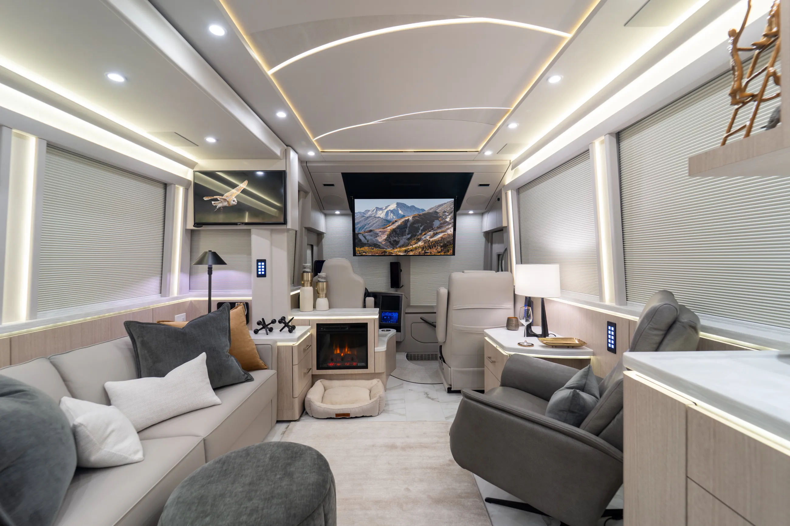 Marathon Coach #1417 | Luxury Motorcoach for Sale