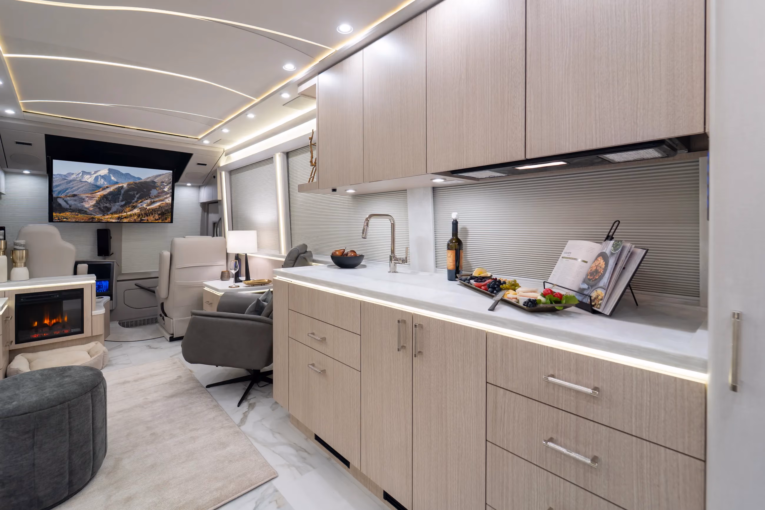 Marathon Coach #1417 | Luxury Motorcoach for Sale
