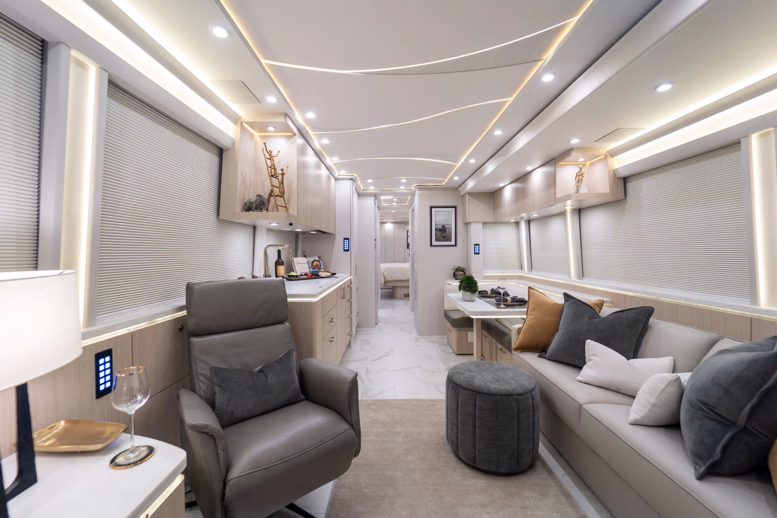 Marathon Coach #1417 | Luxury Motorcoach for Sale