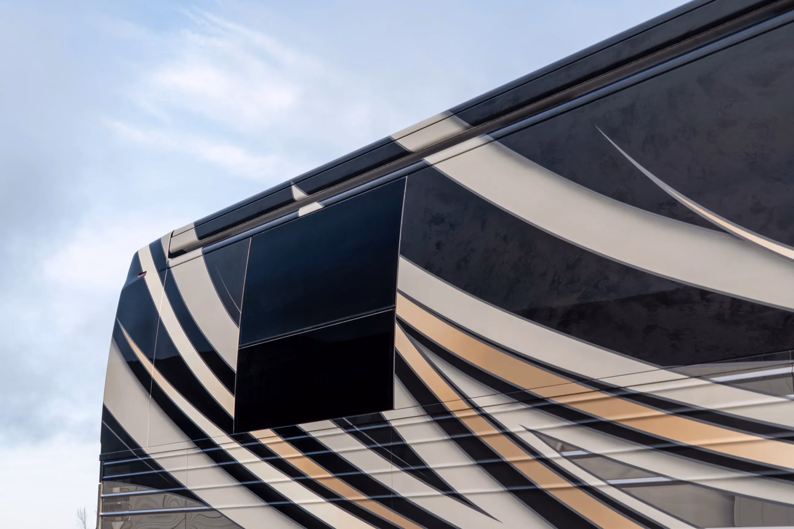 Marathon Coach #1417 | Luxury Motorcoach for Sale