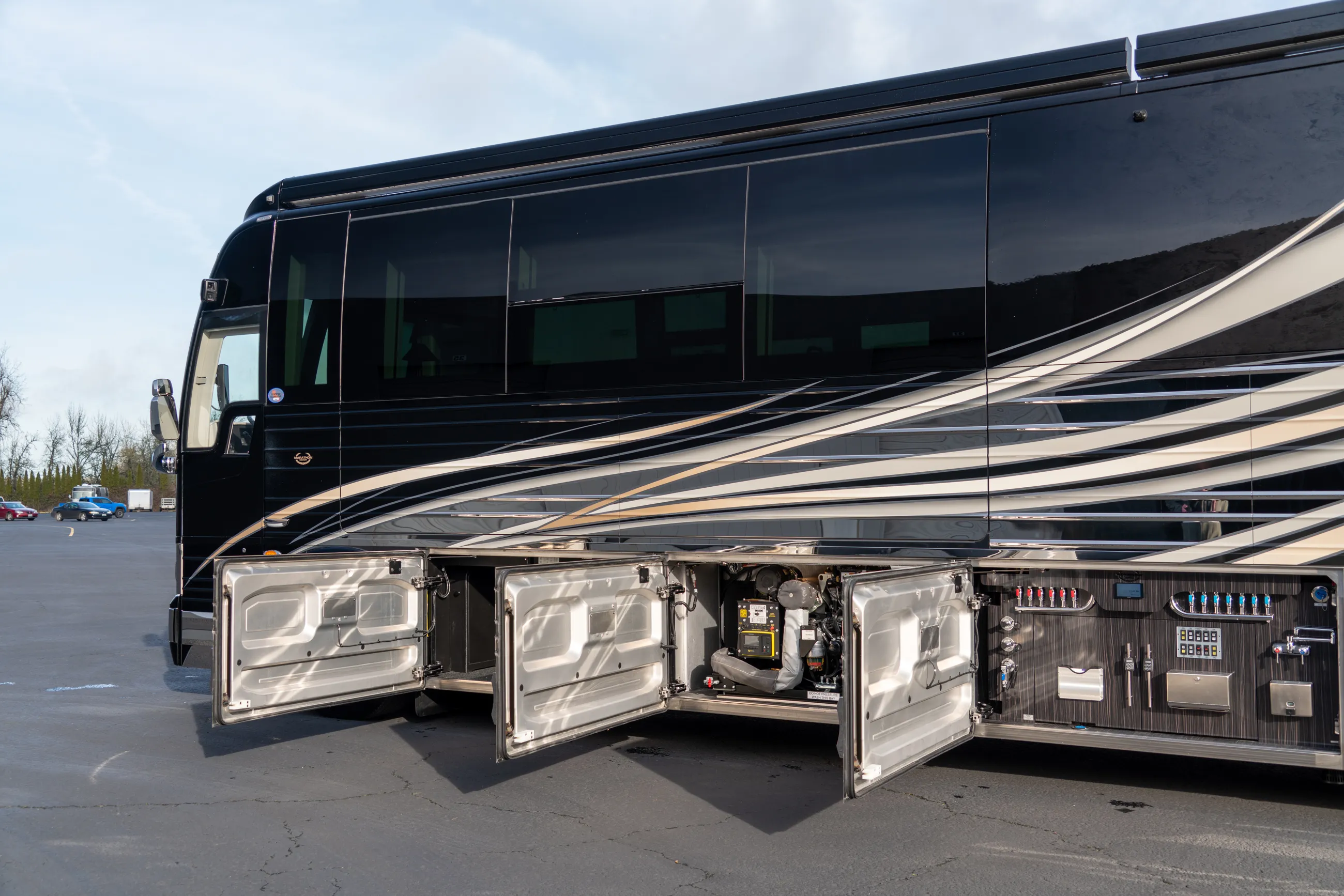 Marathon Coach #1417 | Luxury Motorcoach for Sale