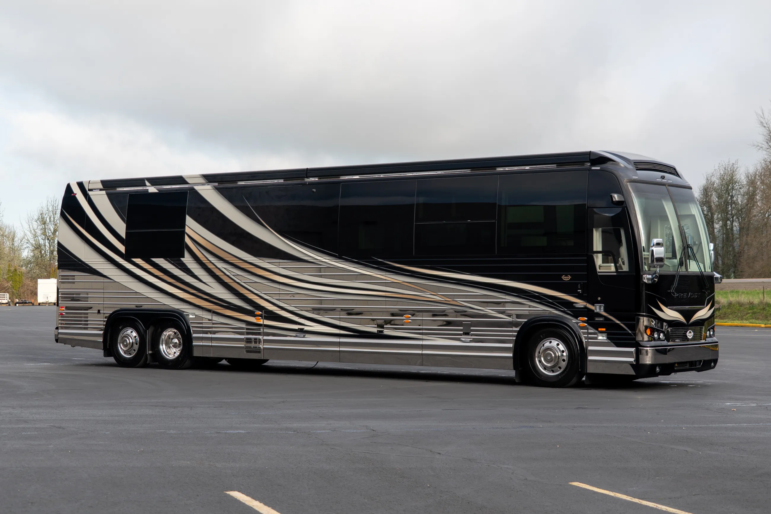 Marathon Coach #1417 | Luxury Motorcoach for Sale