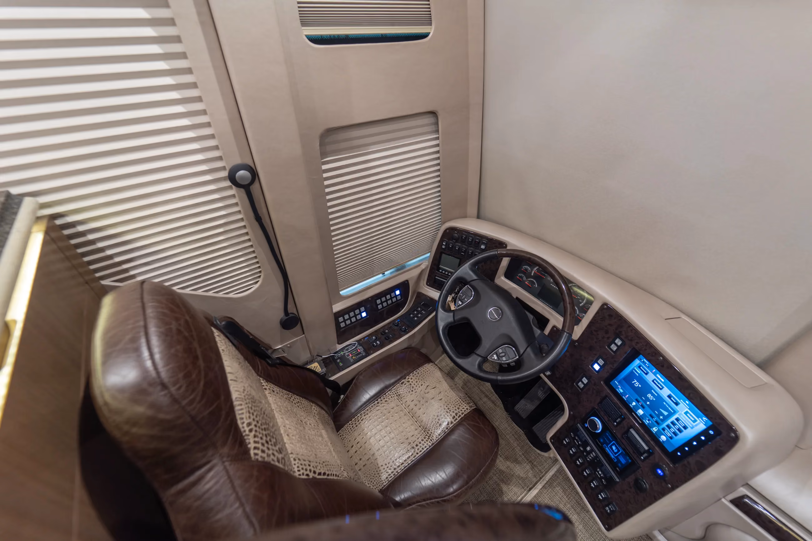 Marathon Coach #1309 | Luxury Motorcoach for Sale