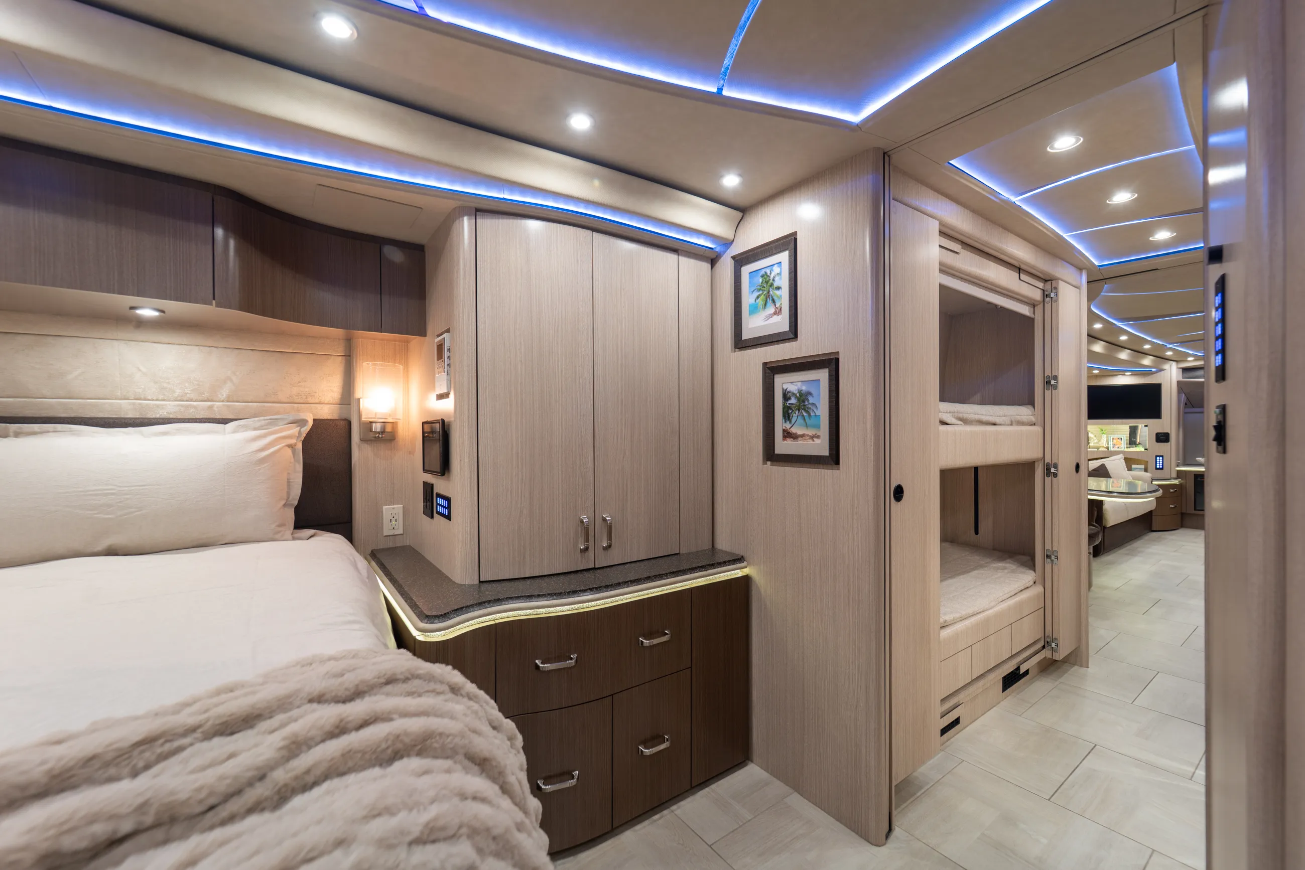 Marathon Coach #1309 | Luxury Motorcoach for Sale
