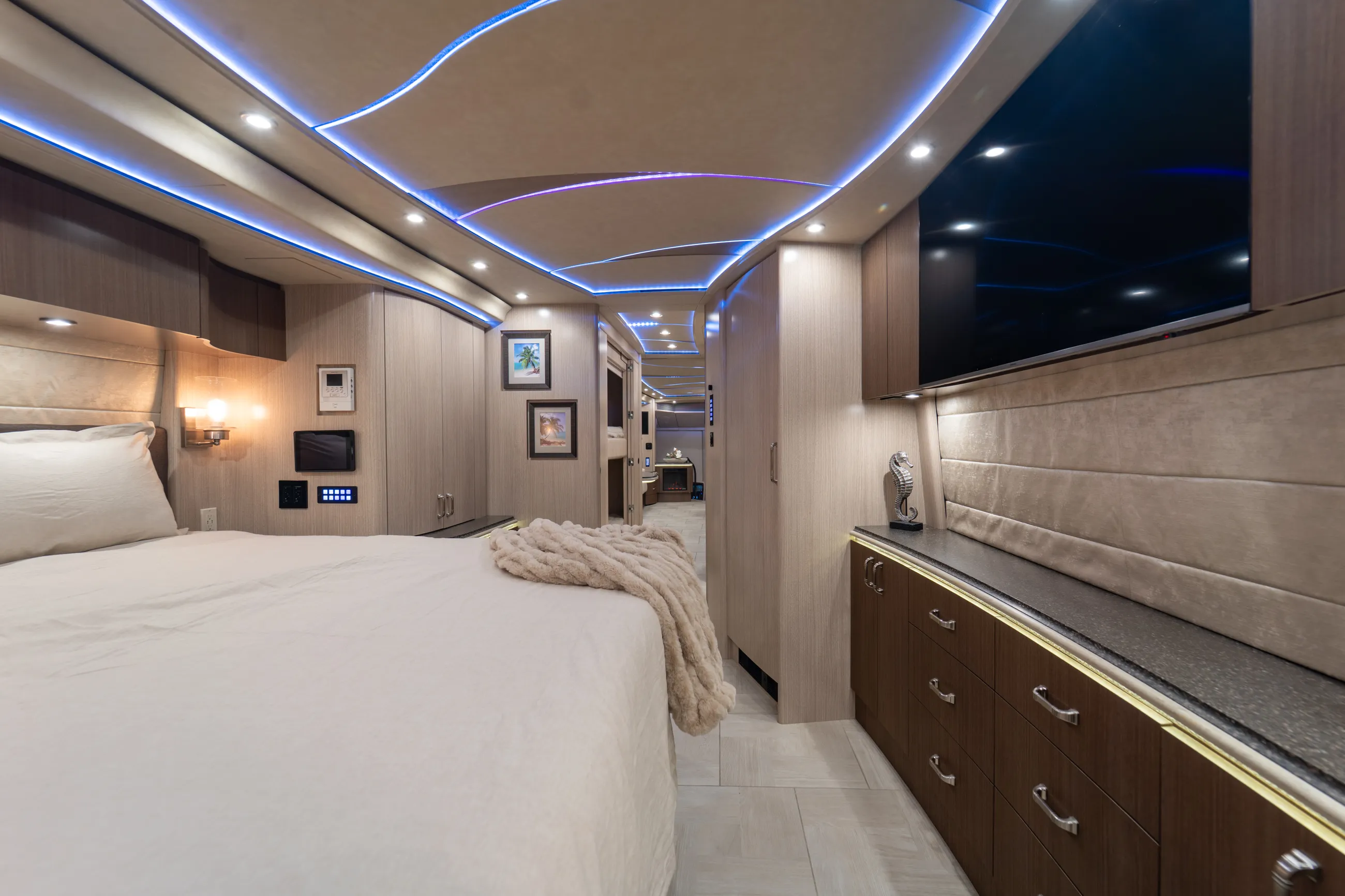 Marathon Coach #1309 | Luxury Motorcoach for Sale