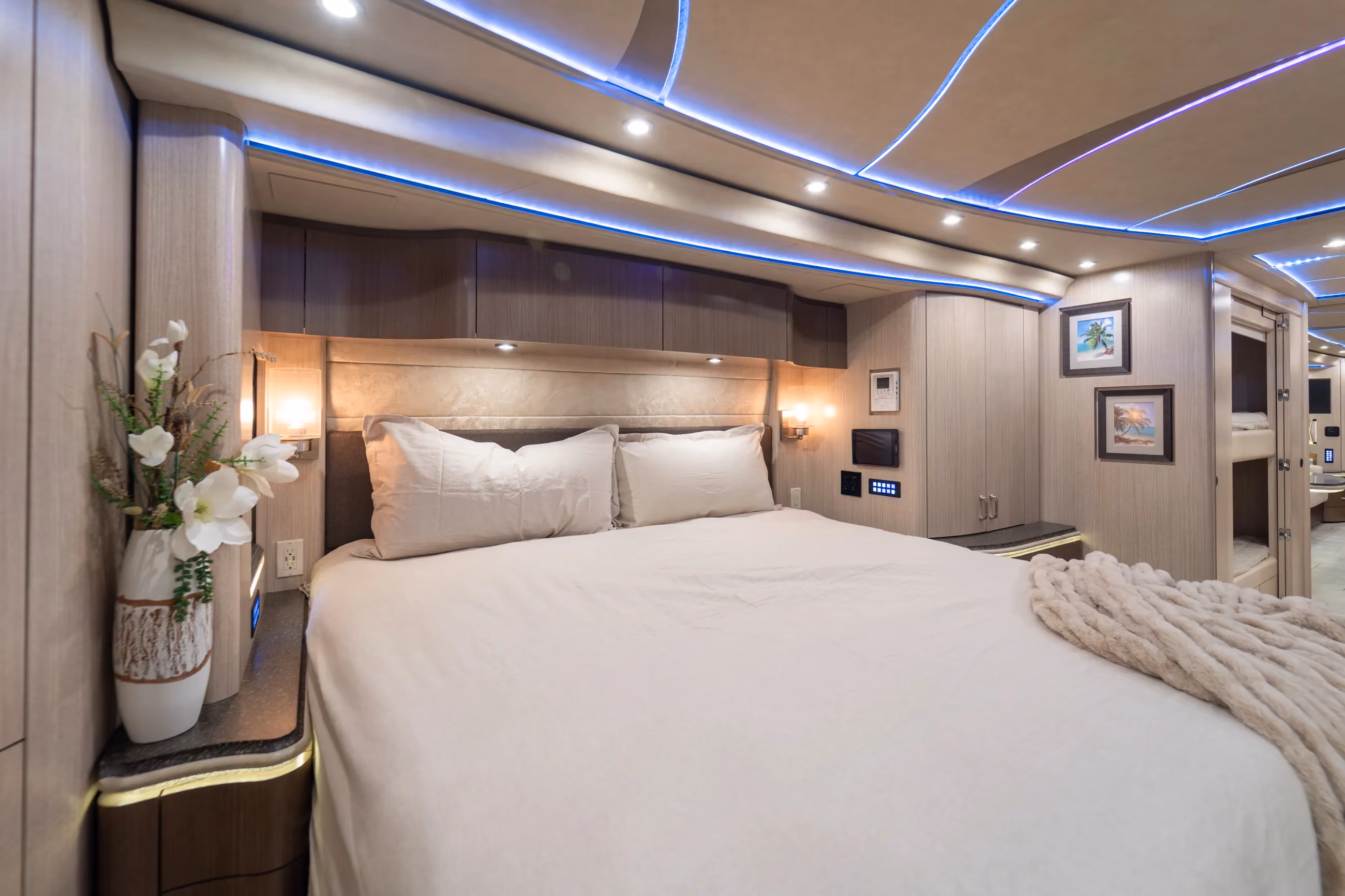 Marathon Coach #1309 | Luxury Motorcoach for Sale