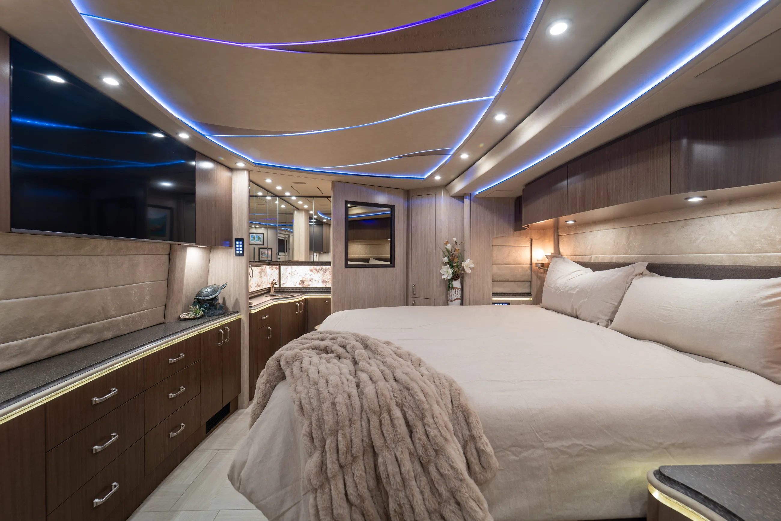 Marathon Coach #1309 | Luxury Motorcoach for Sale