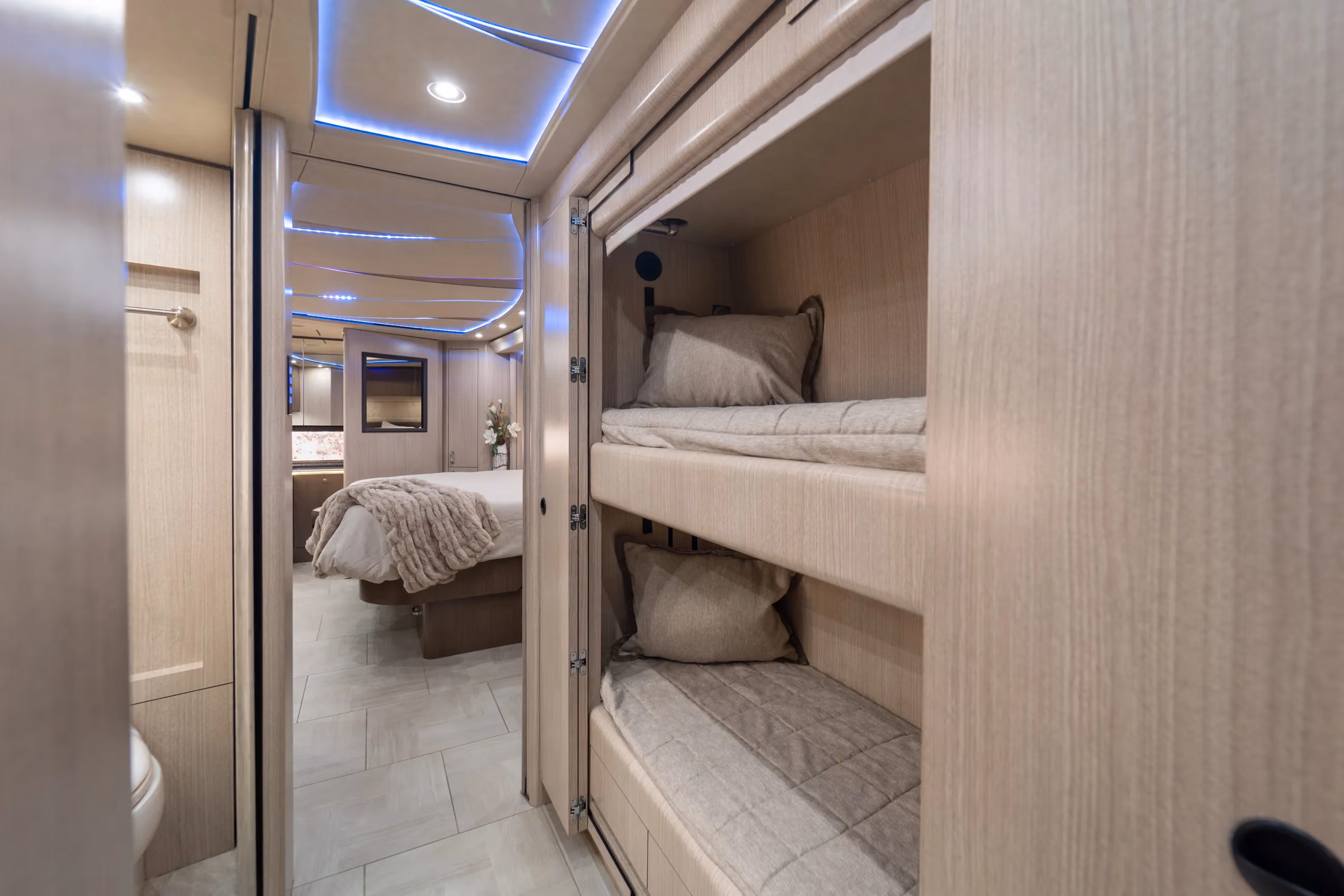 Marathon Coach #1309 | Luxury Motorcoach for Sale