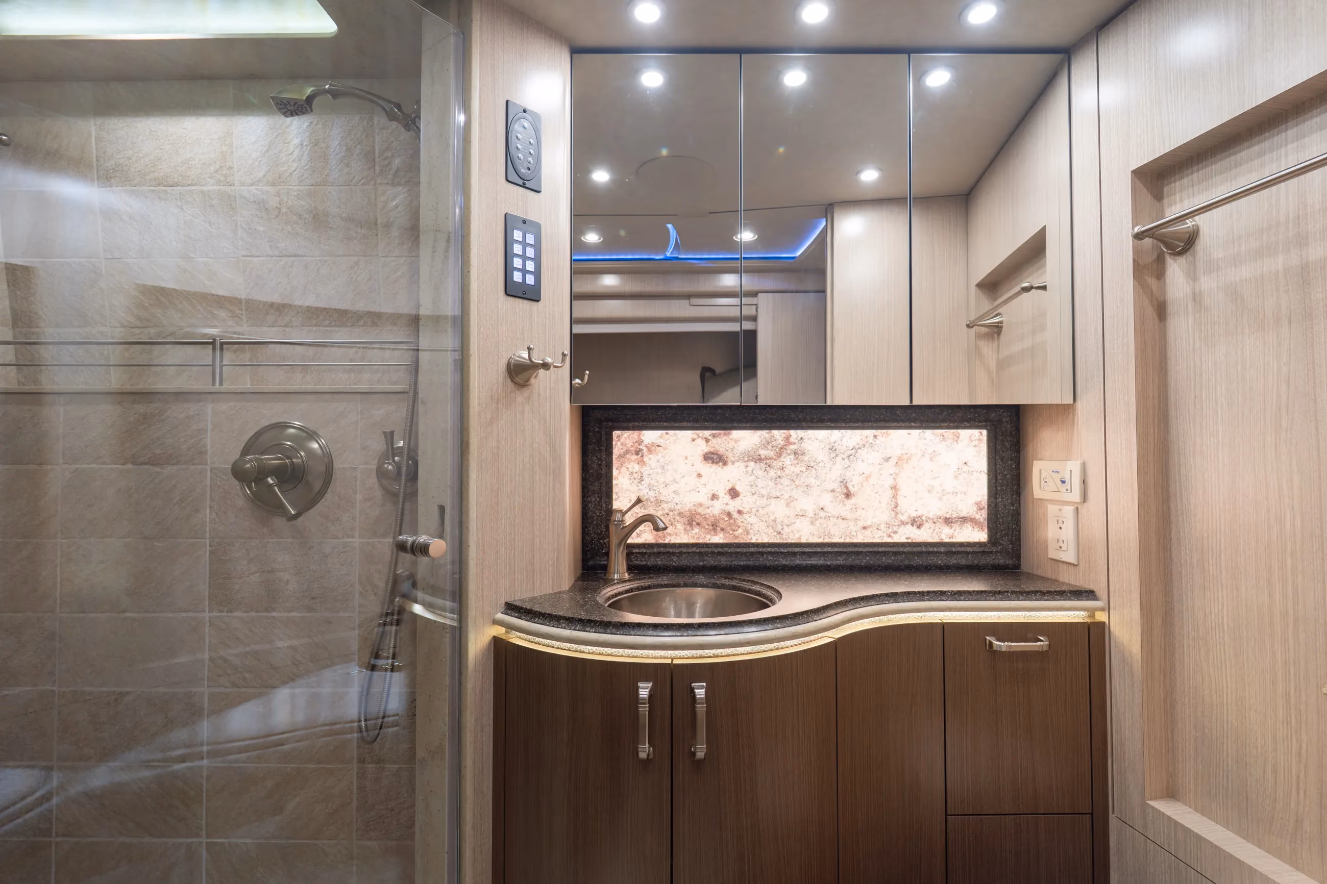 Marathon Coach #1309 | Luxury Motorcoach for Sale