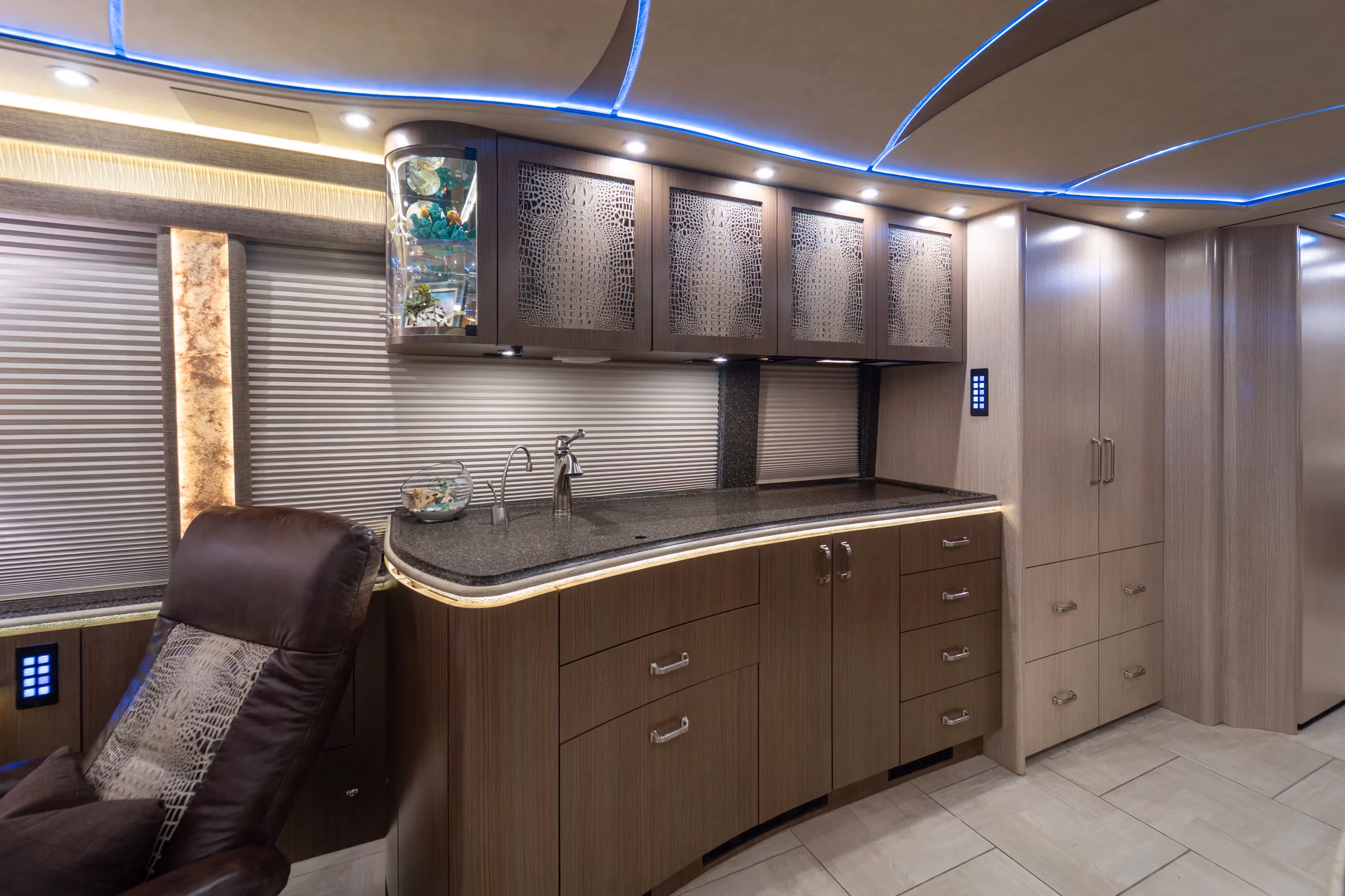 Marathon Coach #1309 | Luxury Motorcoach for Sale