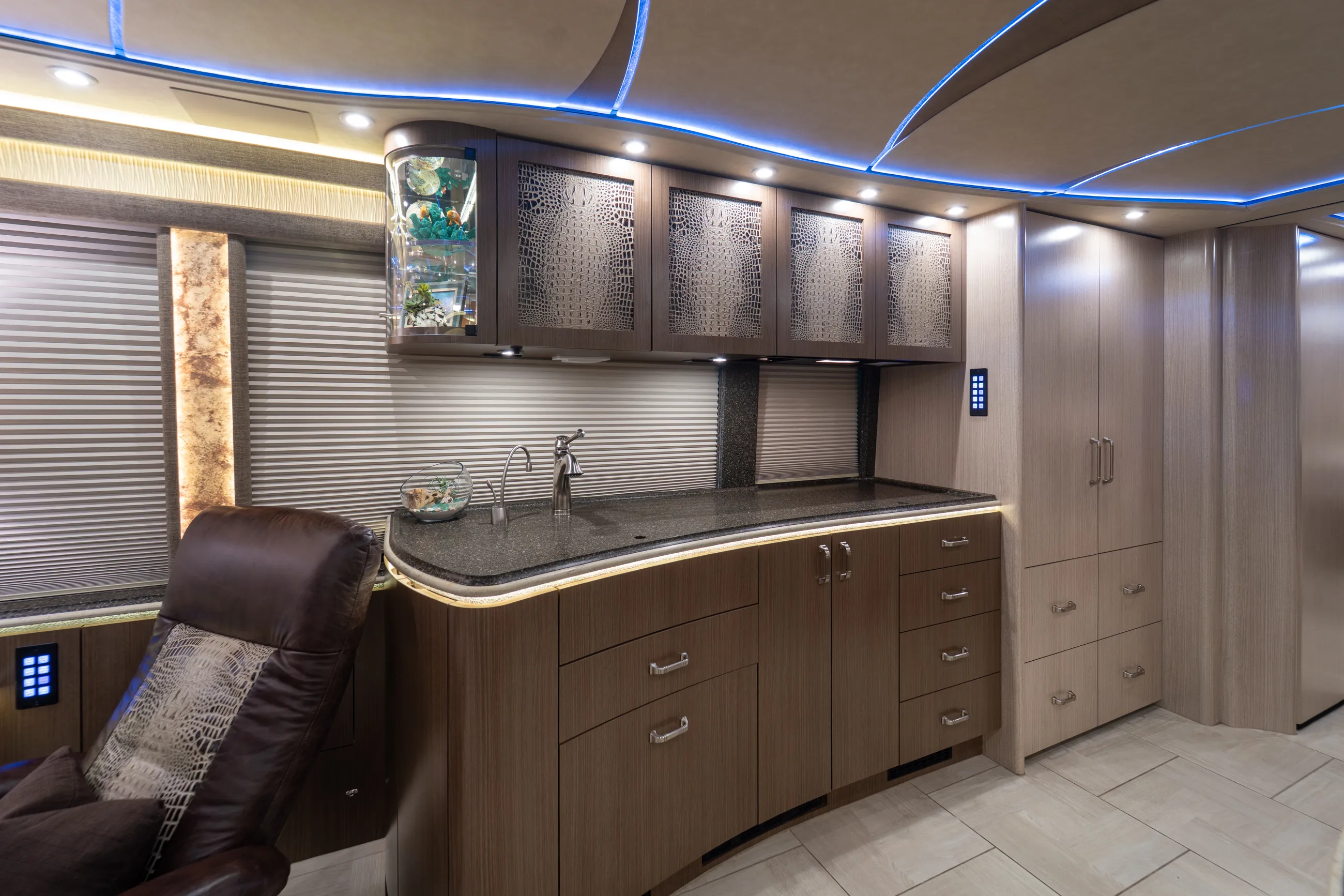 Marathon Coach #1309 | Luxury Motorcoach for Sale