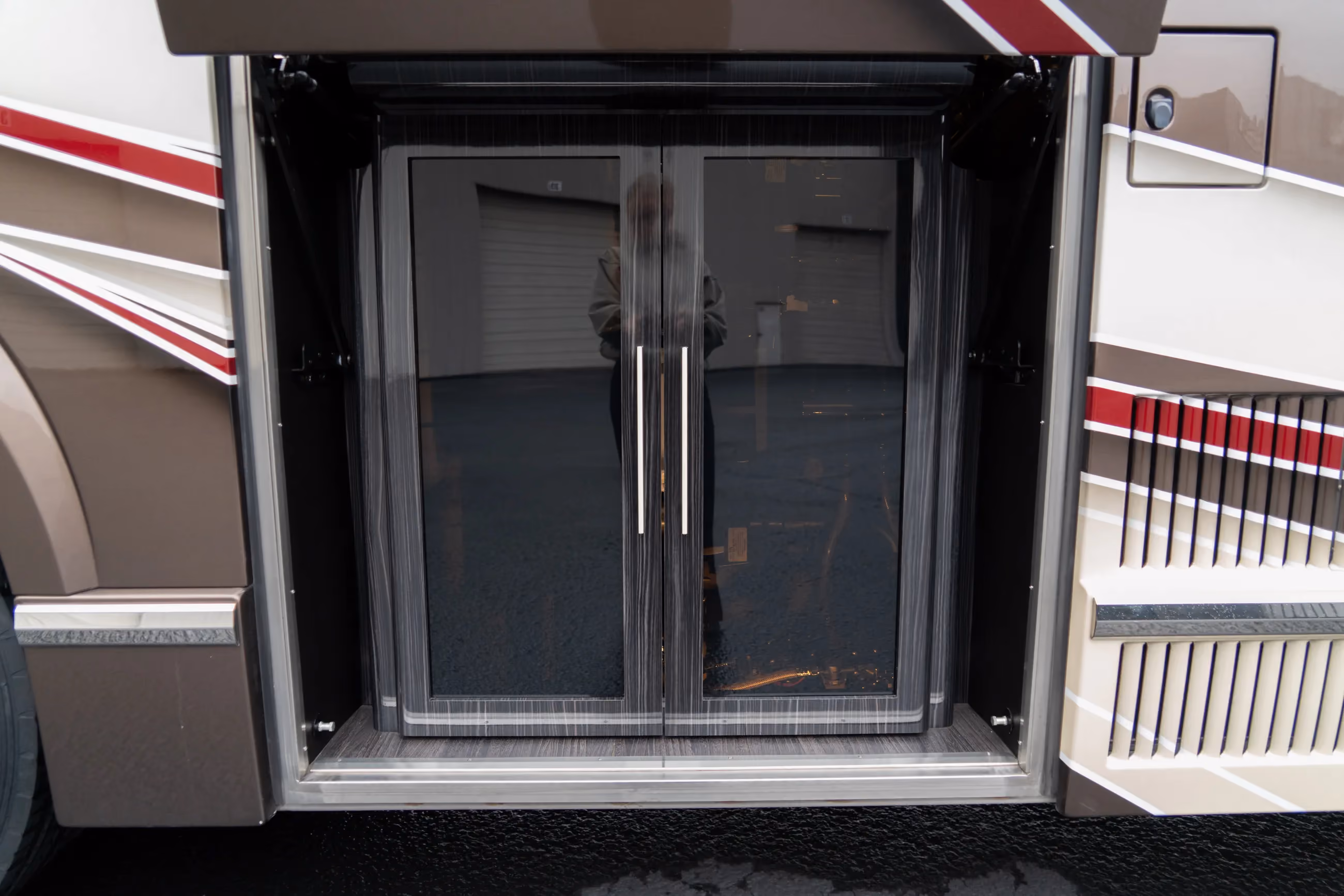 Marathon Coach #1309 | Luxury Motorcoach for Sale