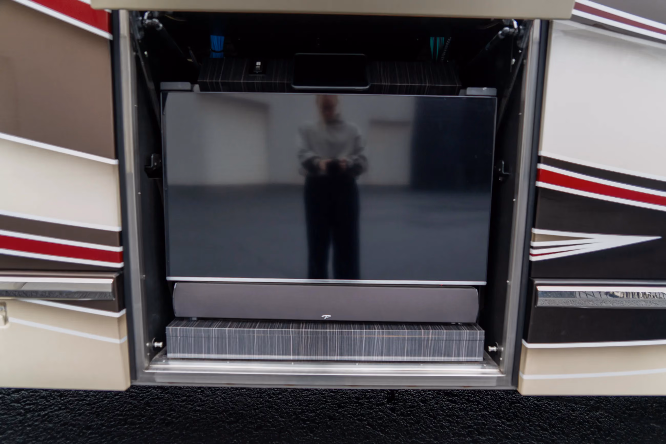 Marathon Coach #1309 | Luxury Motorcoach for Sale