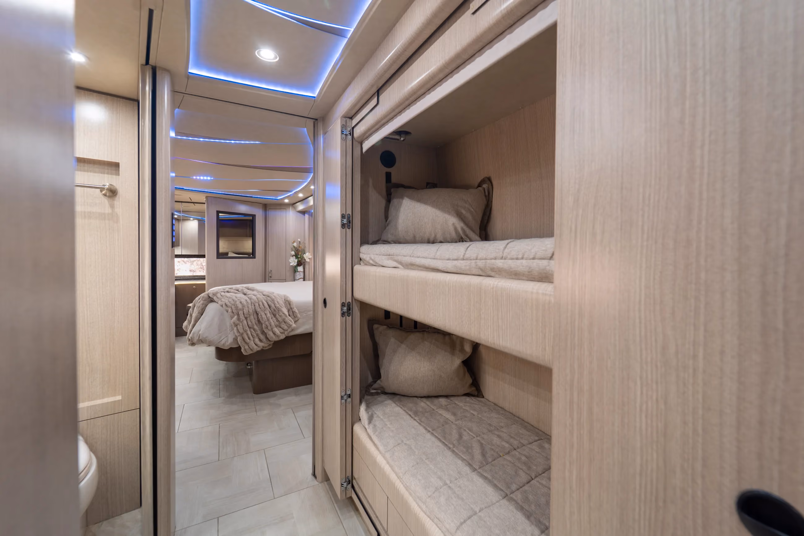 Marathon Coach #1309 | Luxury Motorcoach for Sale