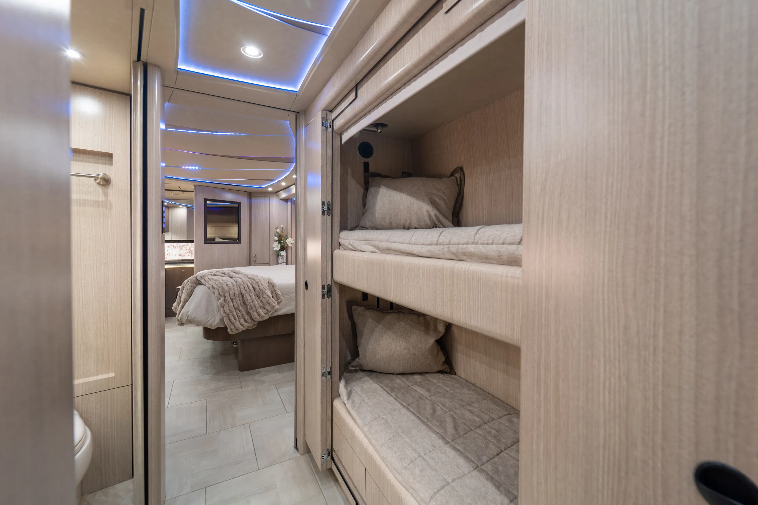 Marathon Coach #1309 | Luxury Motorcoach for Sale