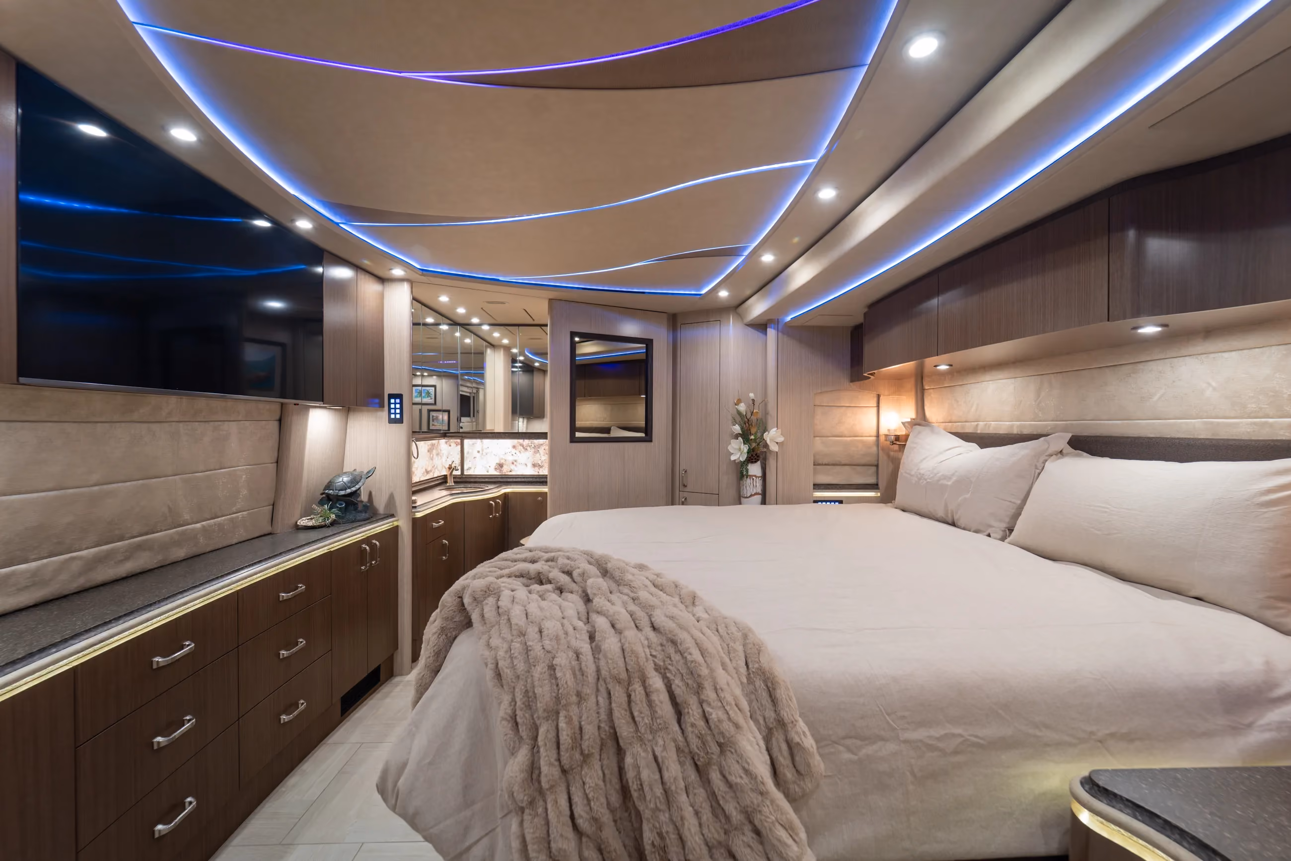 Marathon Coach #1309 | Luxury Motorcoach for Sale