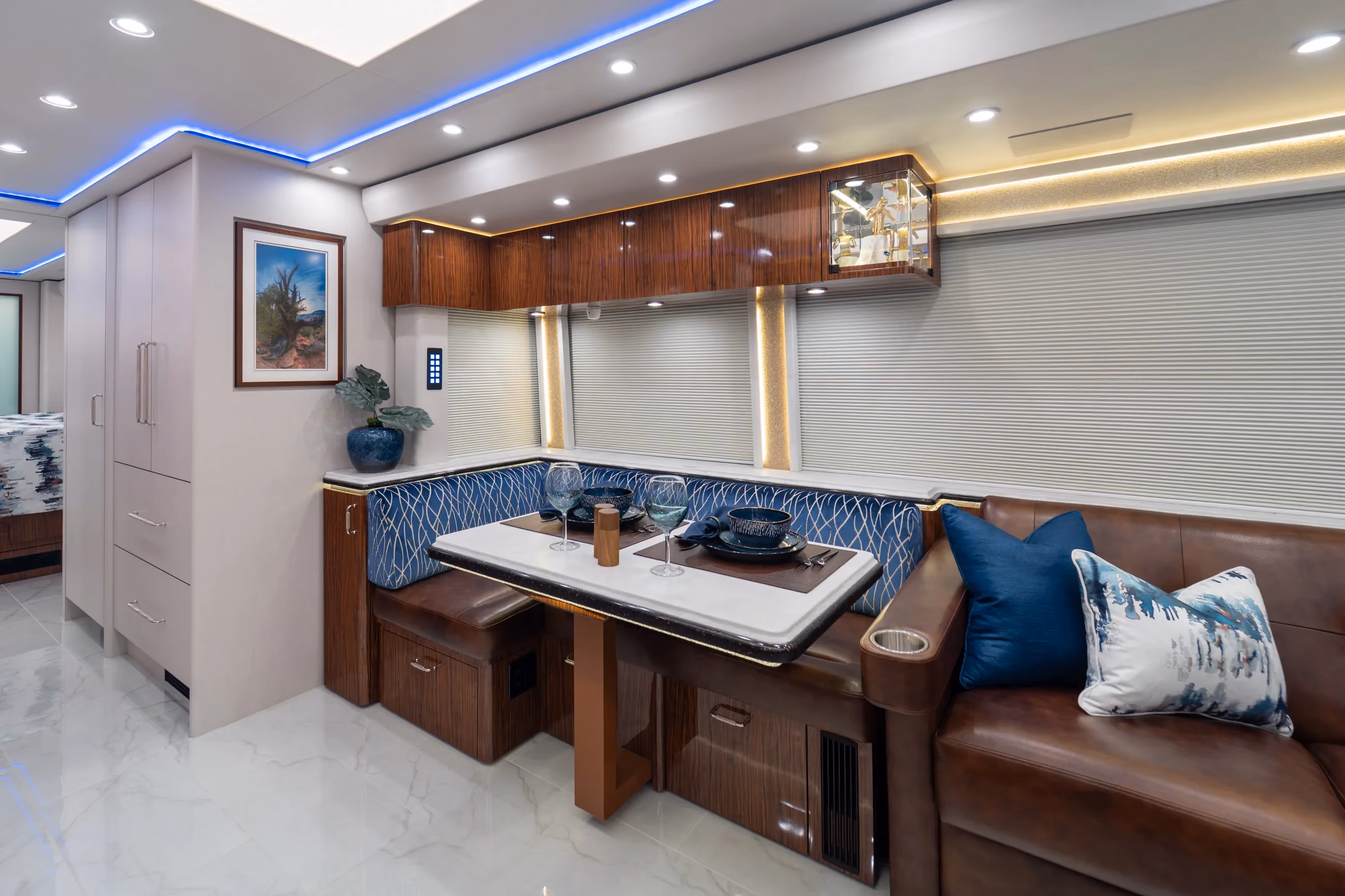 Marathon Coach #1420 | Luxury Motorcoach for Sale