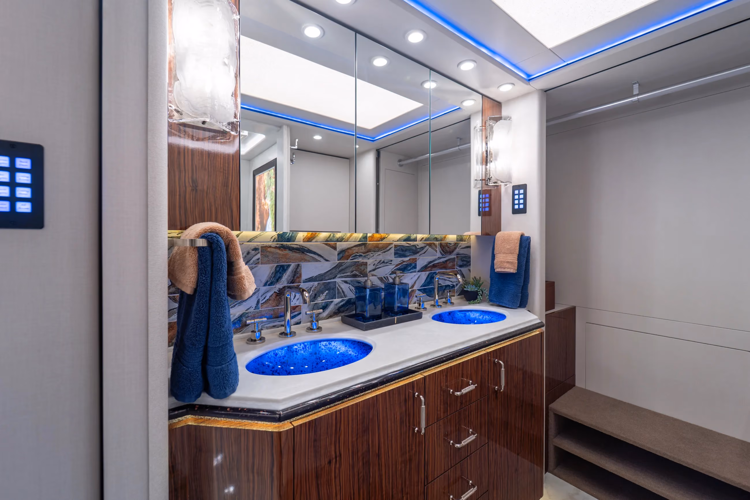 Marathon Coach #1420 | Luxury Motorcoach for Sale