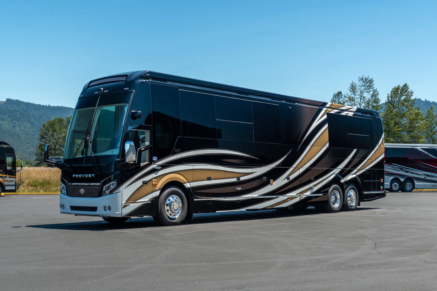 Exterior of Marathon Coach #1408 | Luxury Motorcoach for Sale