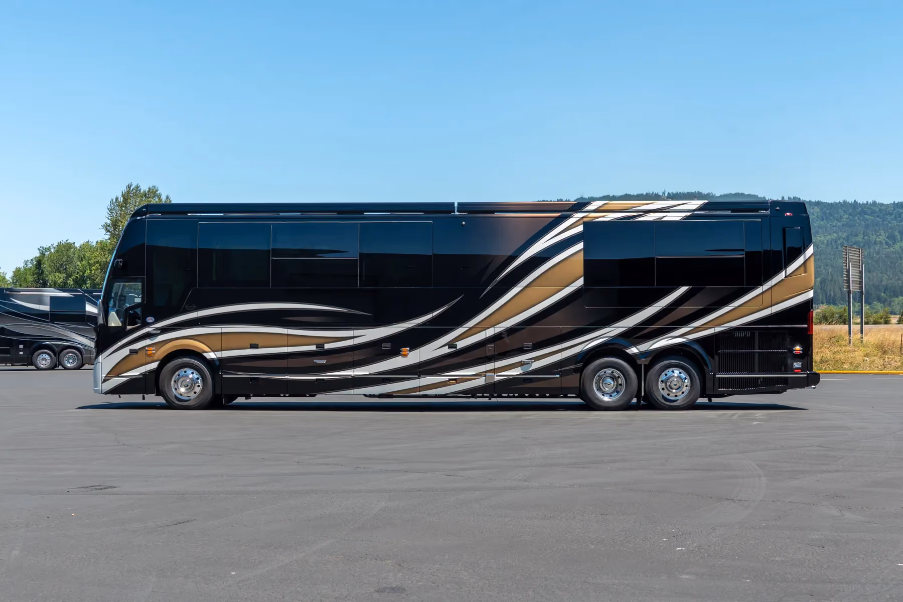 Exterior of Marathon Coach #1408 | Luxury Motorcoach for Sale