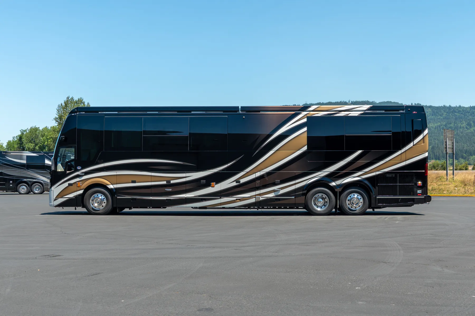 Exterior of Marathon Coach #1408 | Luxury Motorcoach for Sale