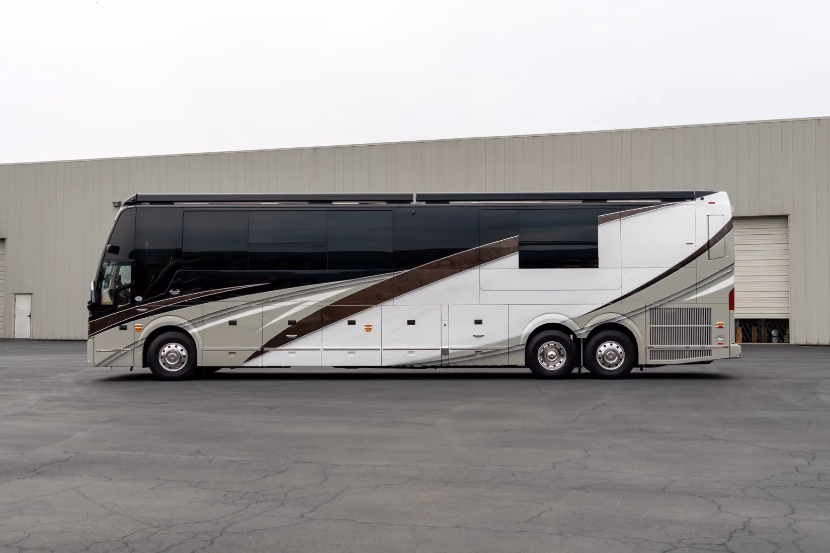 Exterior of Marathon Coach #1409 | Luxury Motorcoach for Sale
